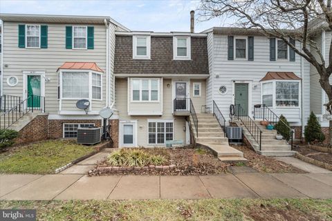 Photo of 4139 Placid Lake Court #UNIT 53-F, CHANTILLY, VA 20151 (MLS # VAFX2283766)