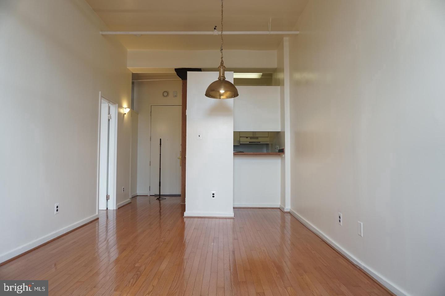 1010 RACE STREET 00 8I