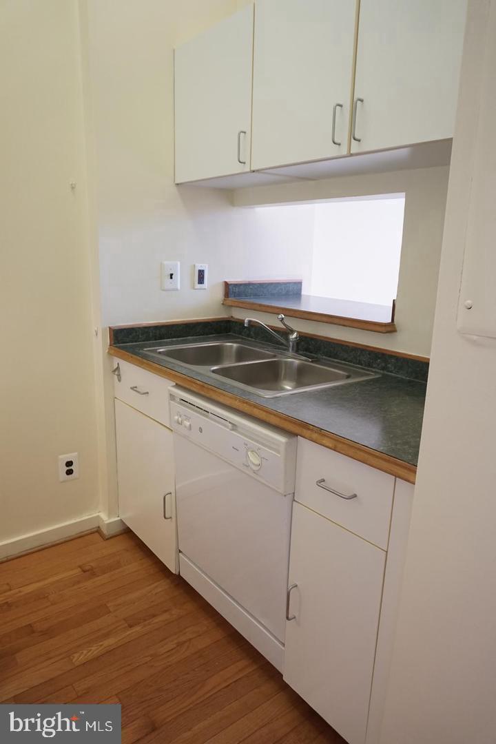1010 RACE STREET 00 8I