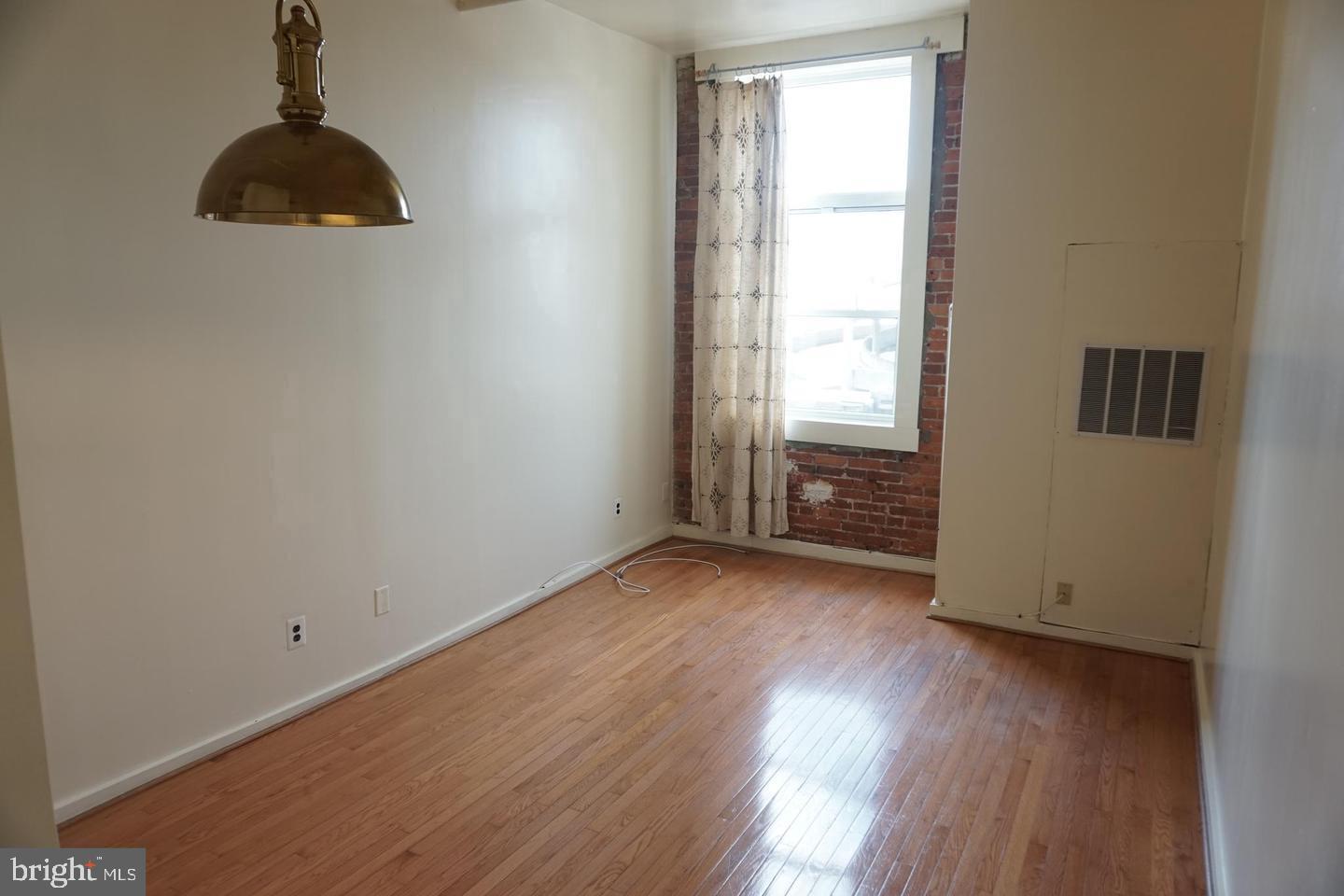 1010 RACE STREET 00 8I