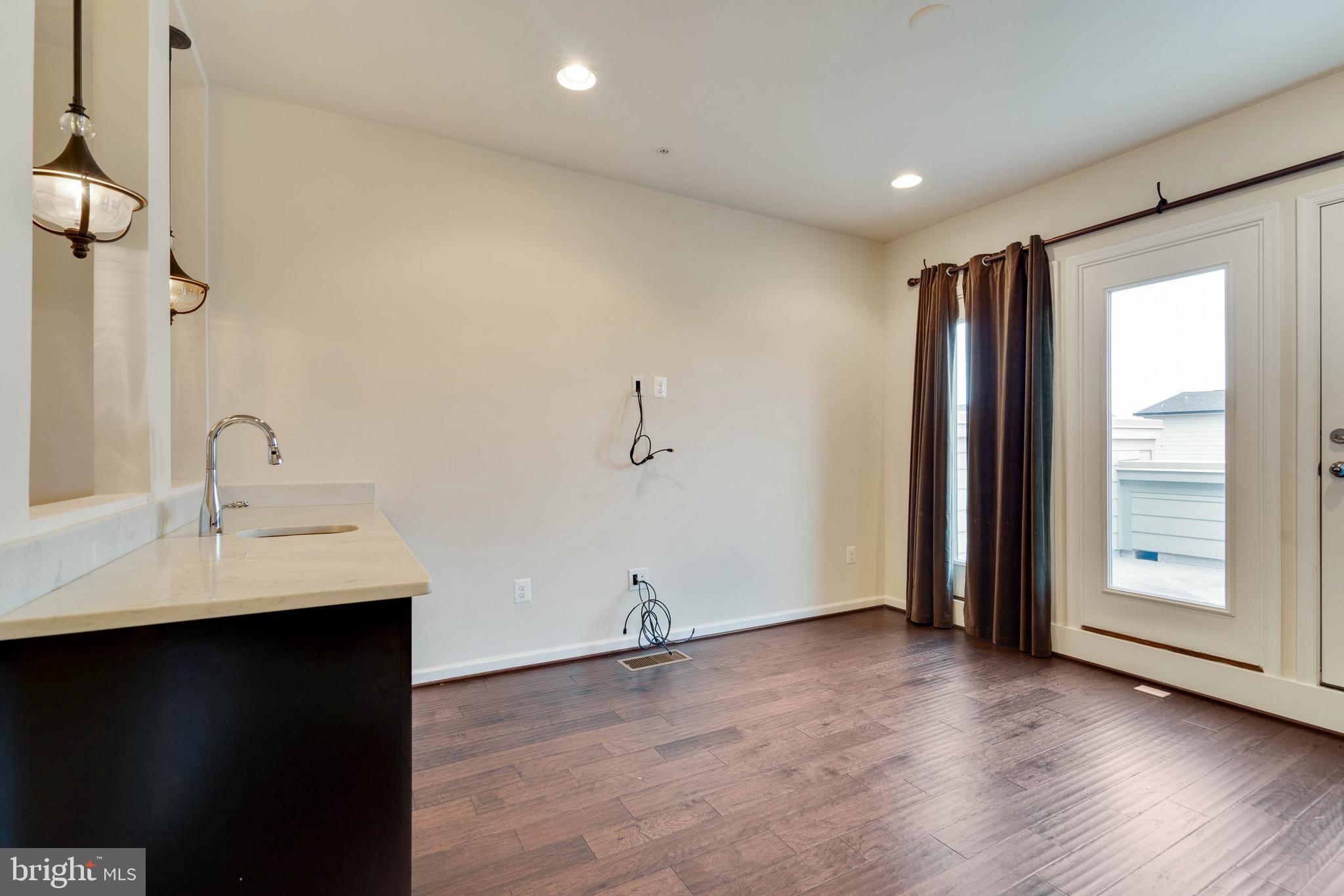 POTOMAC OVERLOOK AT NATIONAL HARBOR - Residential