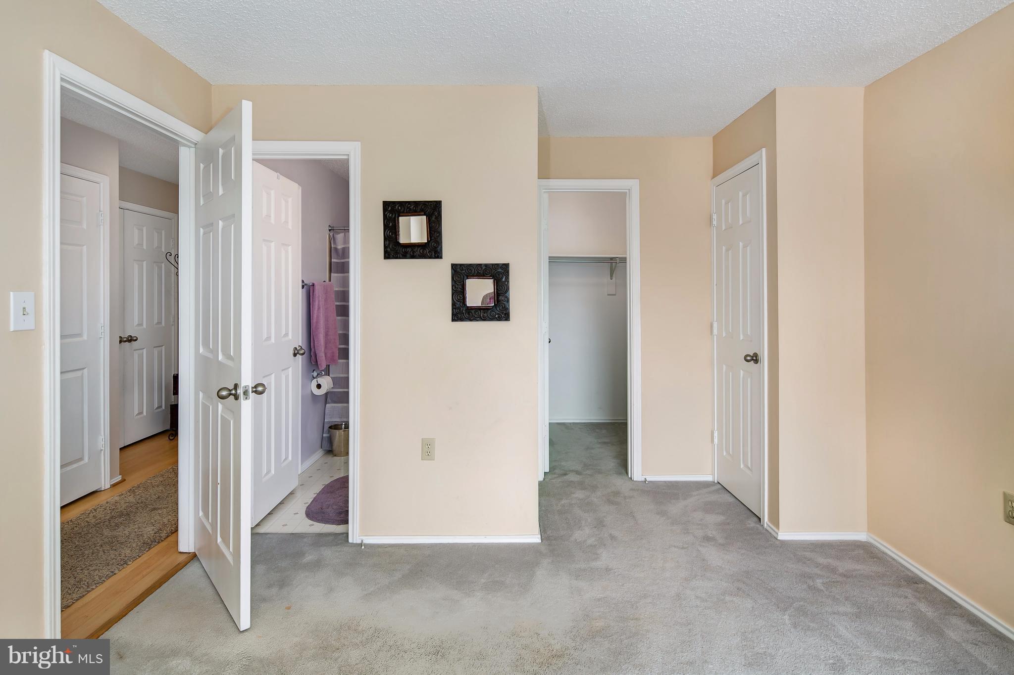 ASHBURN FARM - Residential