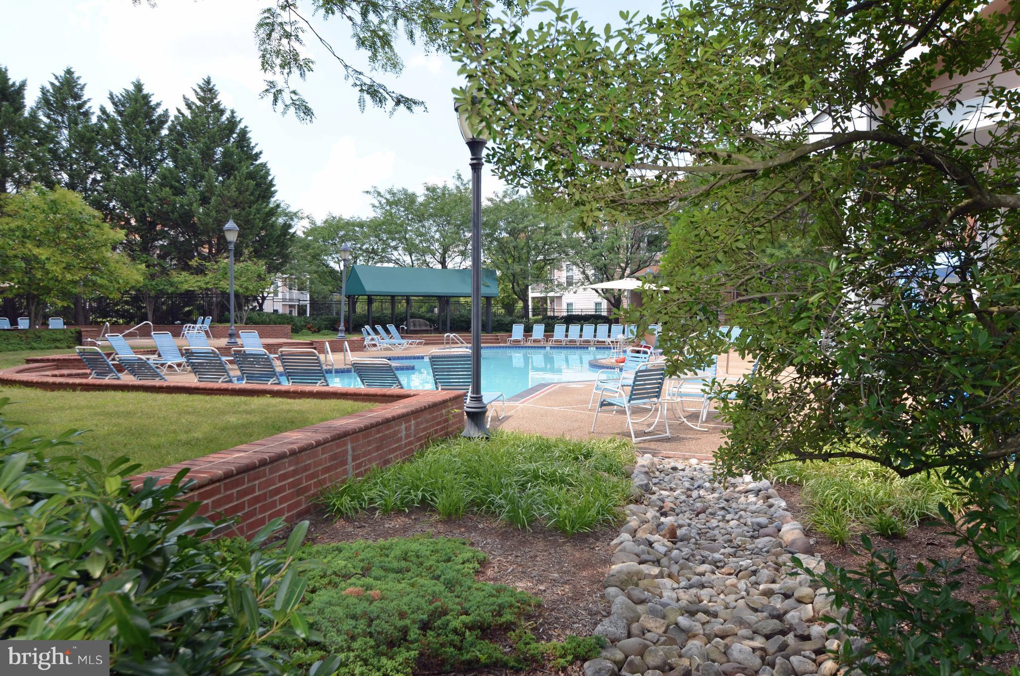 ASHBURN FARM - Residential