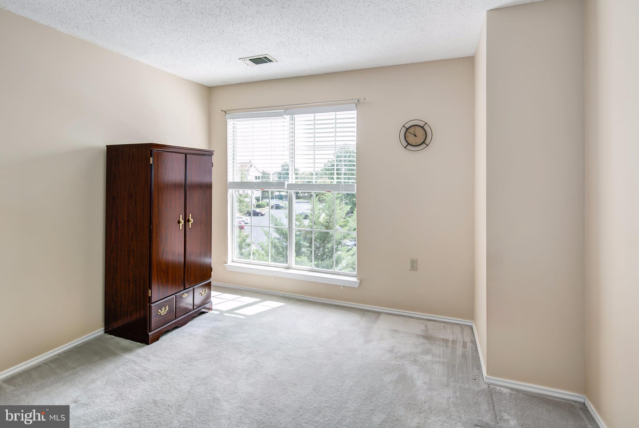 ASHBURN FARM - Residential