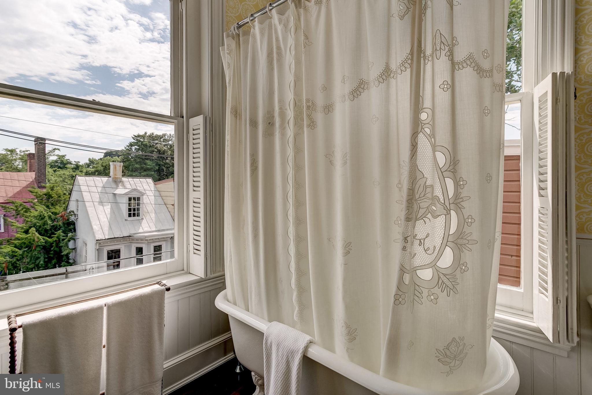 HISTORIC DISTRICT - Residential