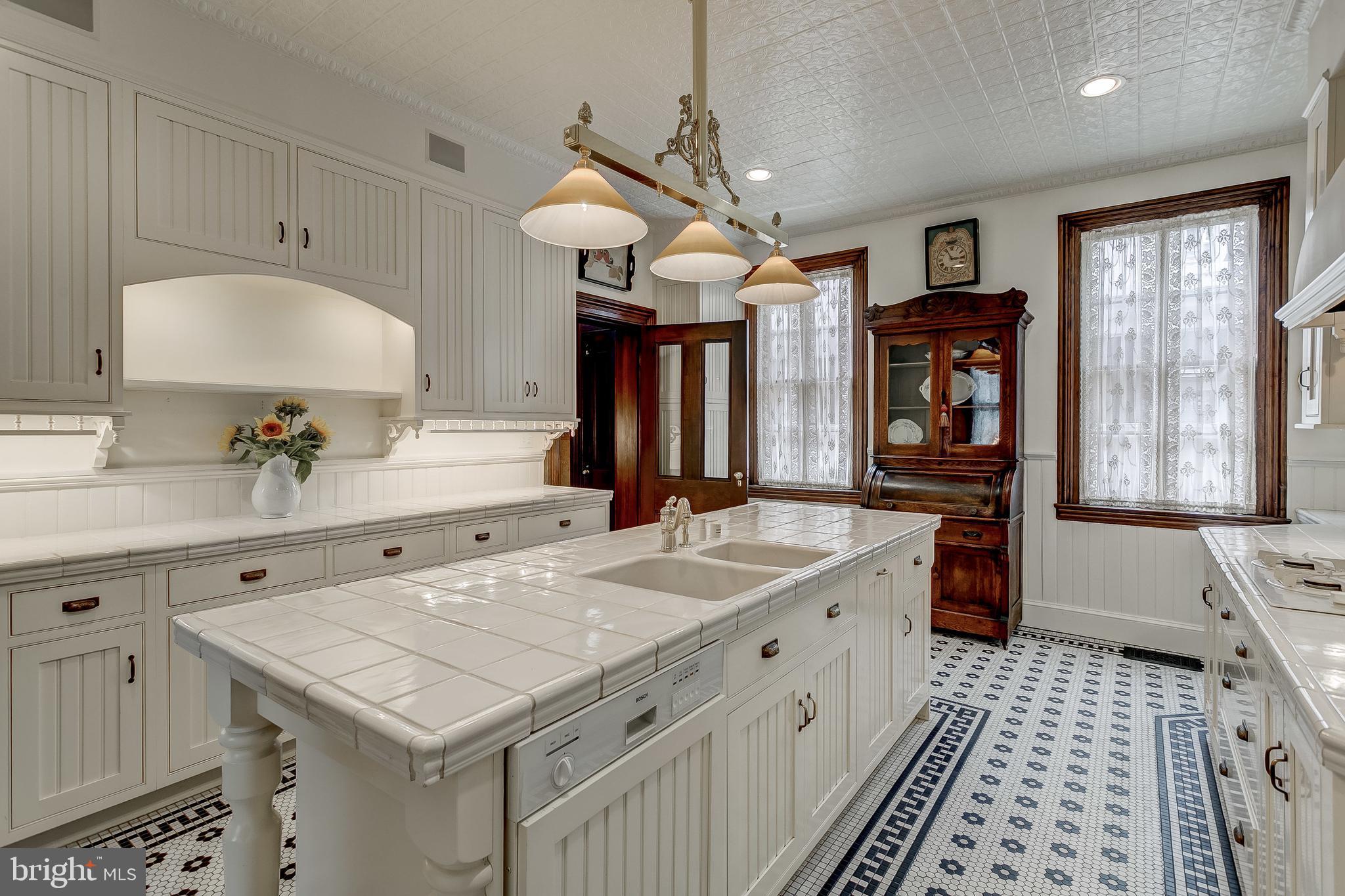 HISTORIC DISTRICT - Residential