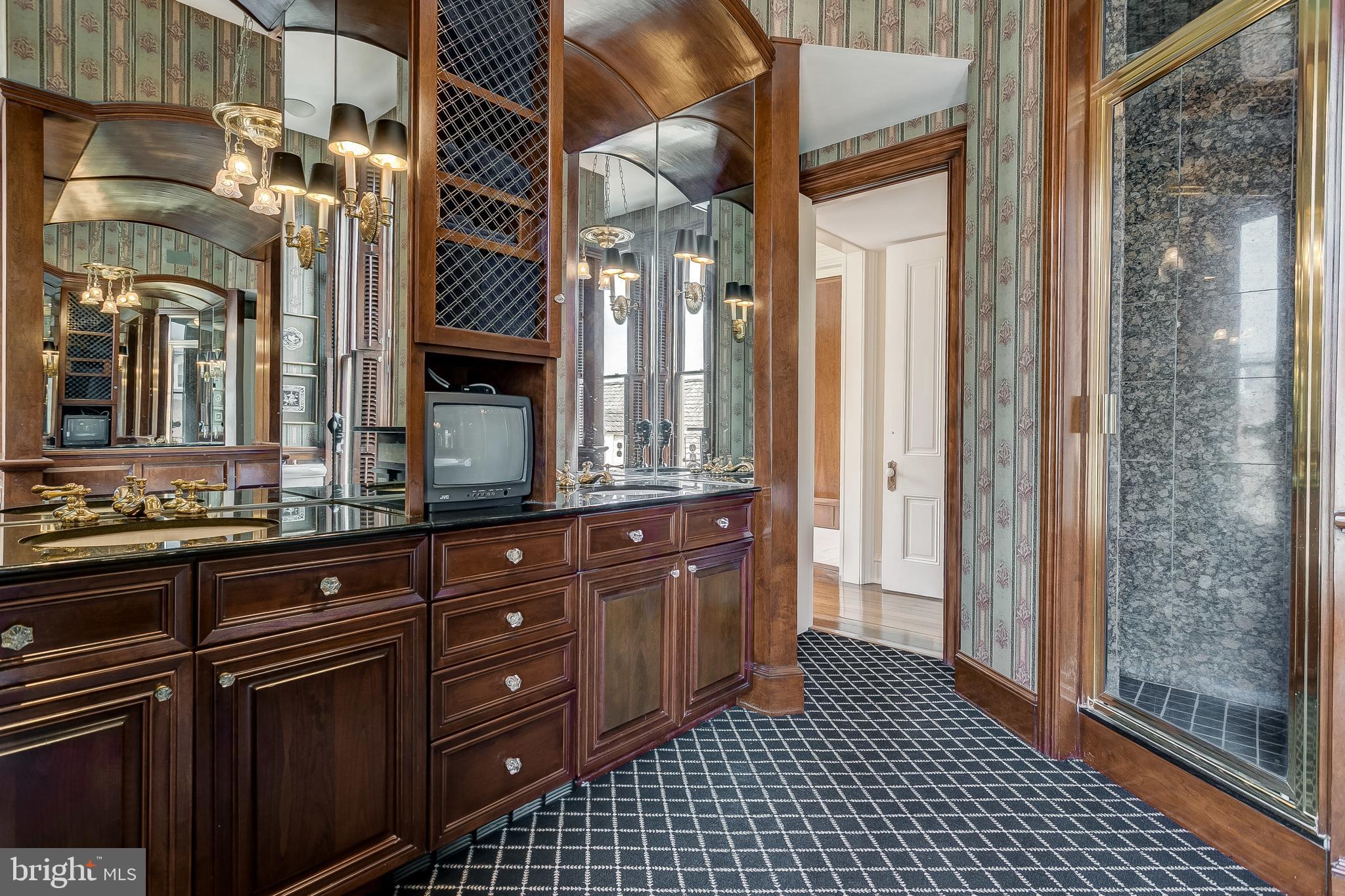 HISTORIC DISTRICT - Residential