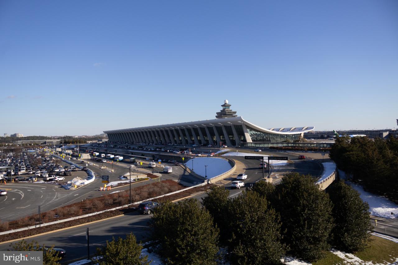 EAST GATE 3 CONDOMINIUM - Residential