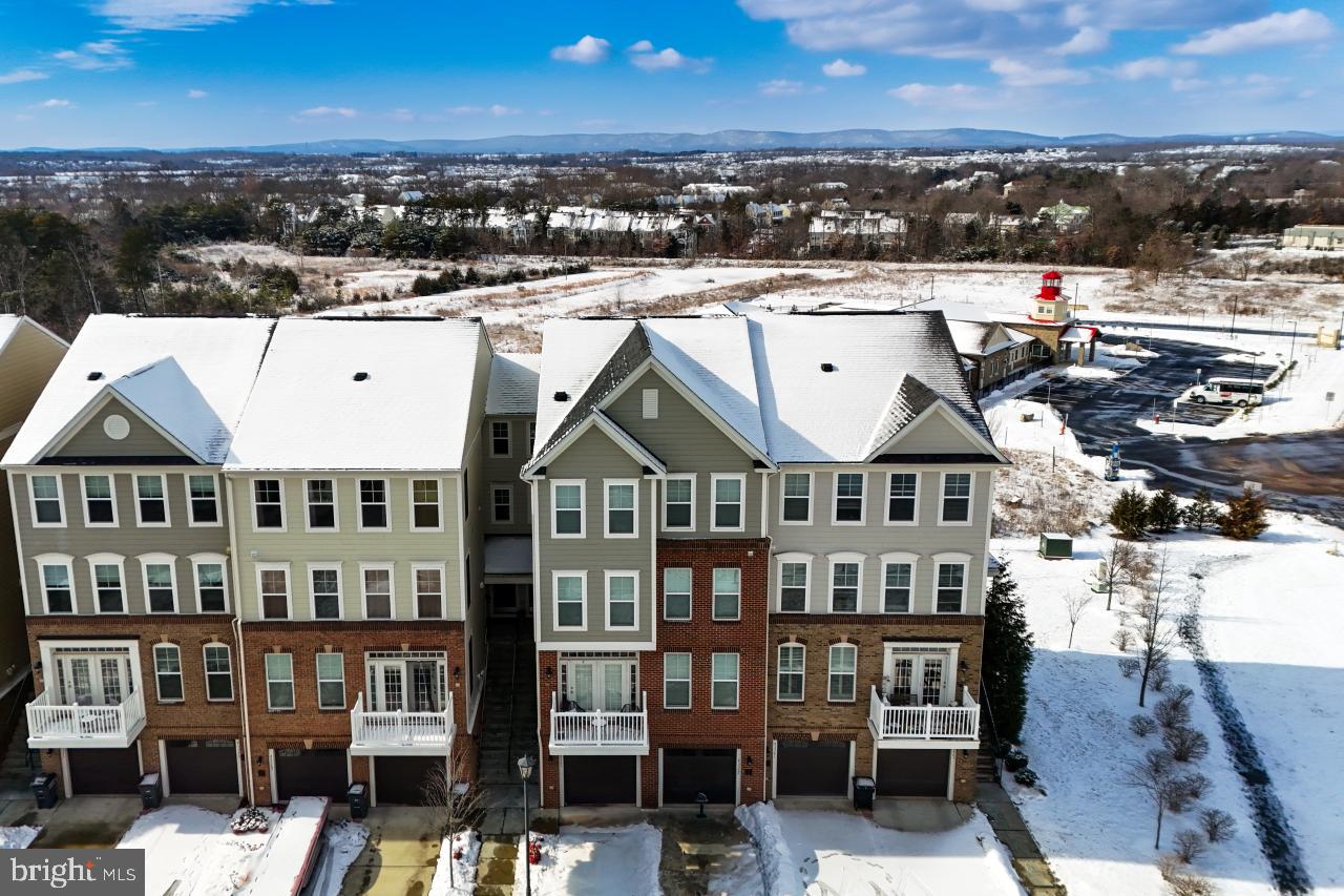 EAST GATE 3 CONDOMINIUM - Residential