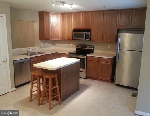 CHARLES CROSSING - Residential Lease