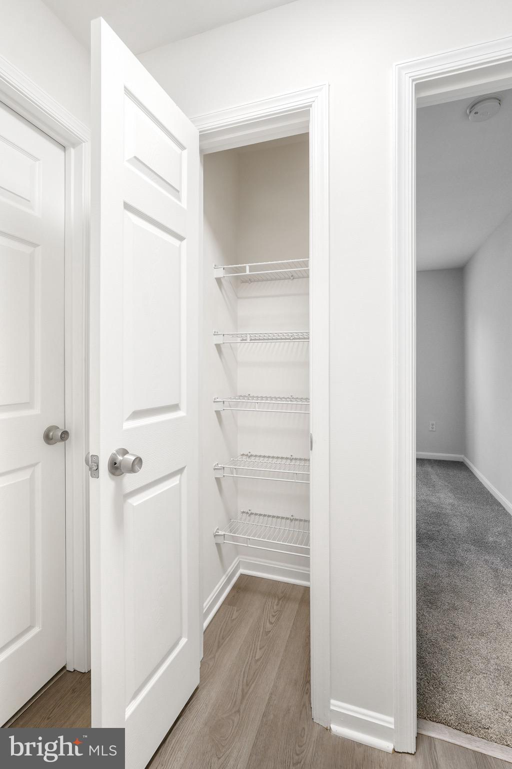 DREAMERS COVE - Residential Lease