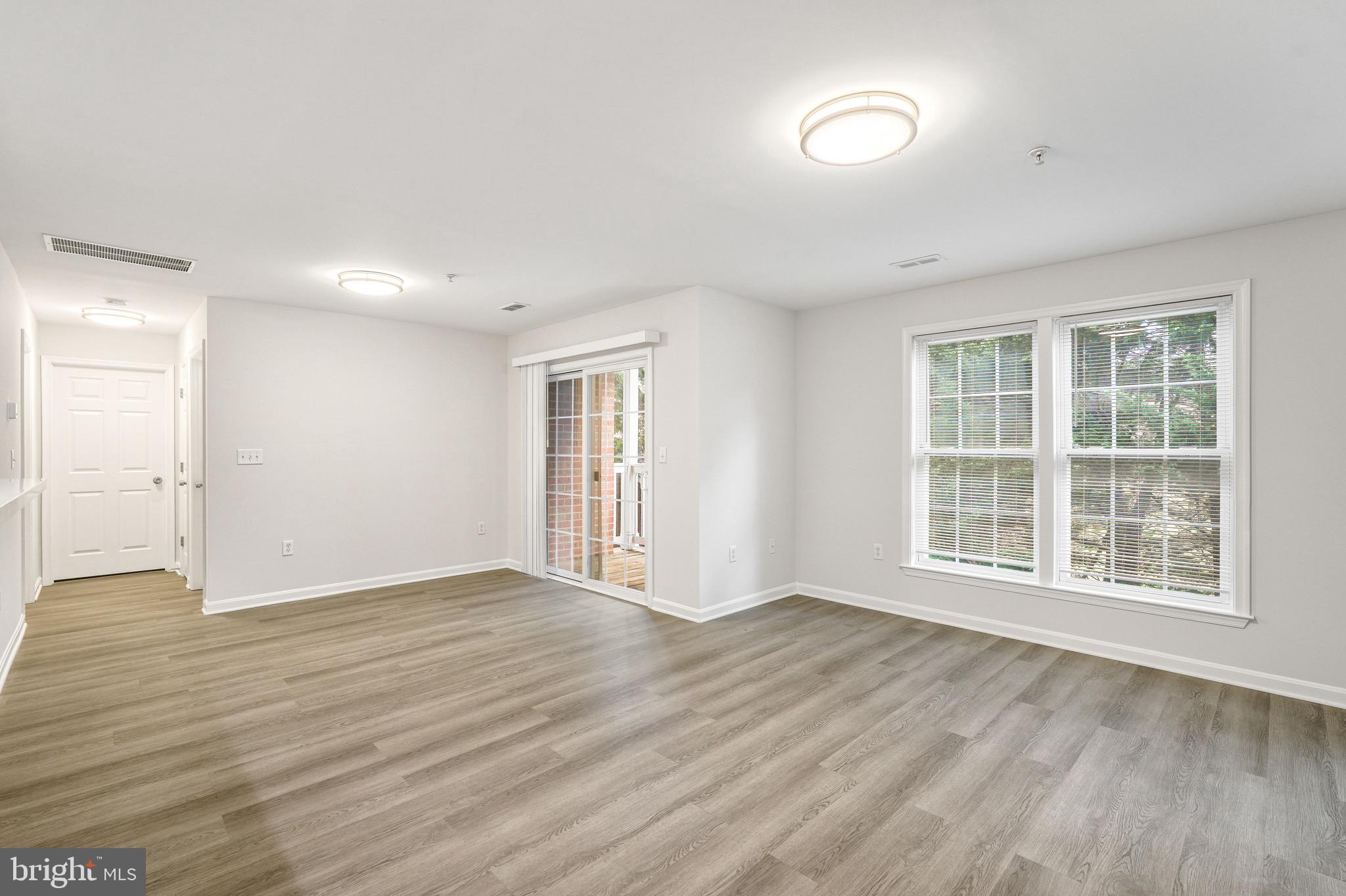 DREAMERS COVE - Residential Lease