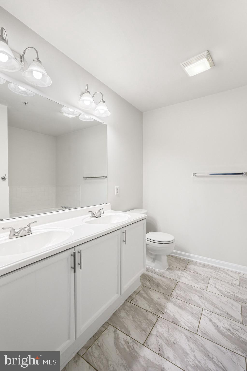 DREAMERS COVE - Residential Lease