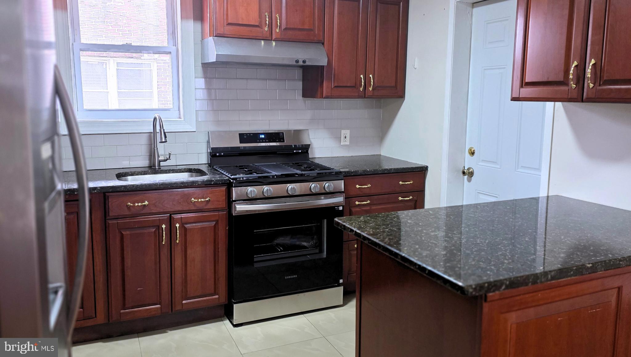 1554 E LYCOMING STREET