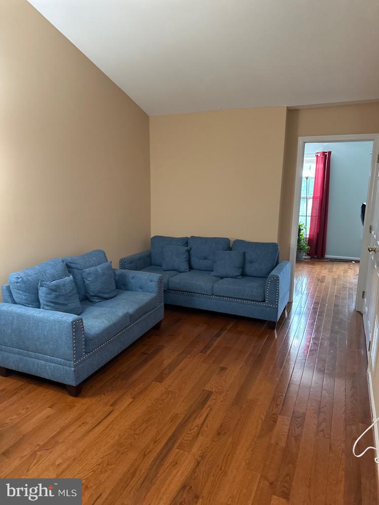 BELMONT GREENE - Residential Lease