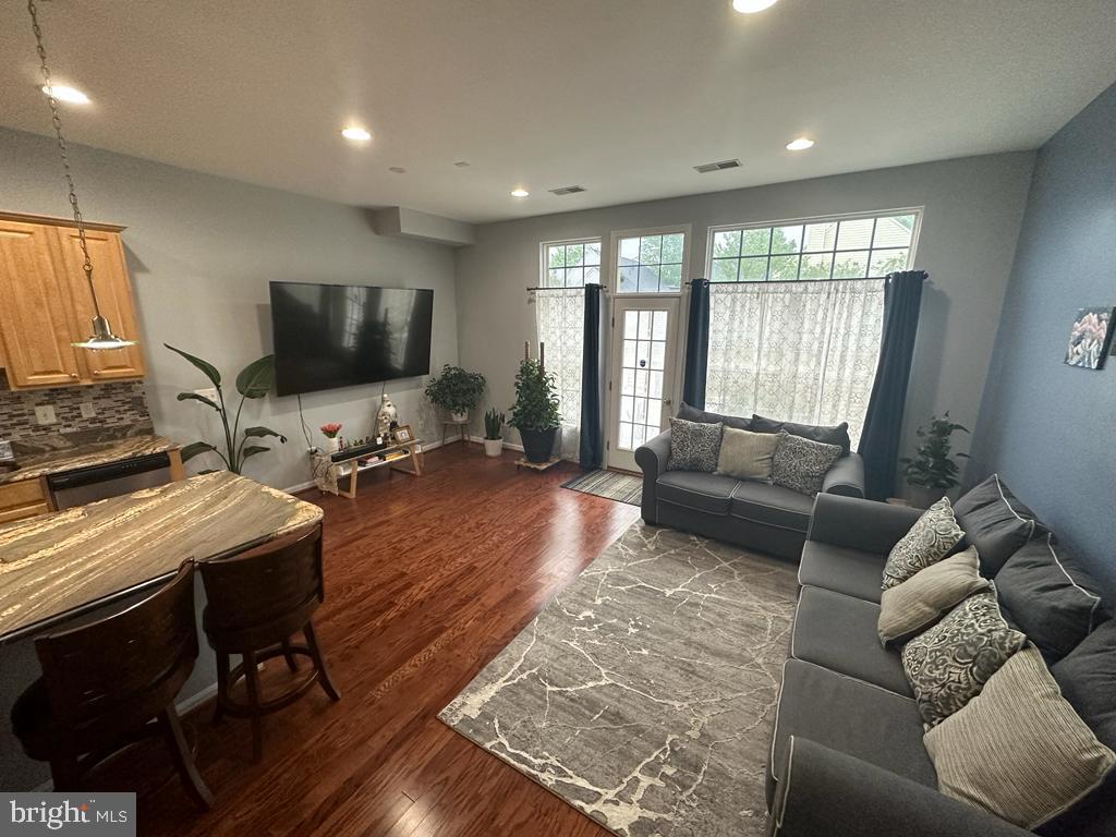 BELMONT GREENE - Residential Lease