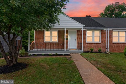 Townhouse For Sale - 1916 Ellinwood Road<br/> Baltimore County, ROSEDALE, MD 21237