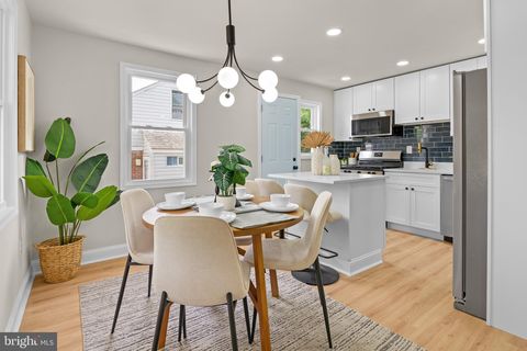 Townhouse For Sale - 1916 Ellinwood Road<br/> ROSEDALE, MD 21237