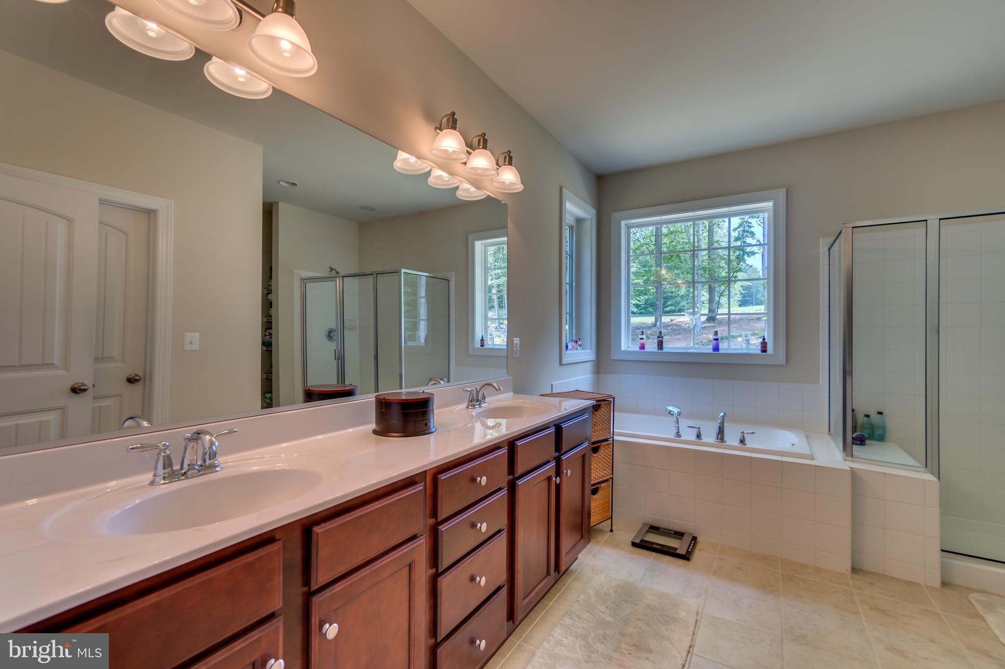 SHERWOOD ON THE RIVER - Residential