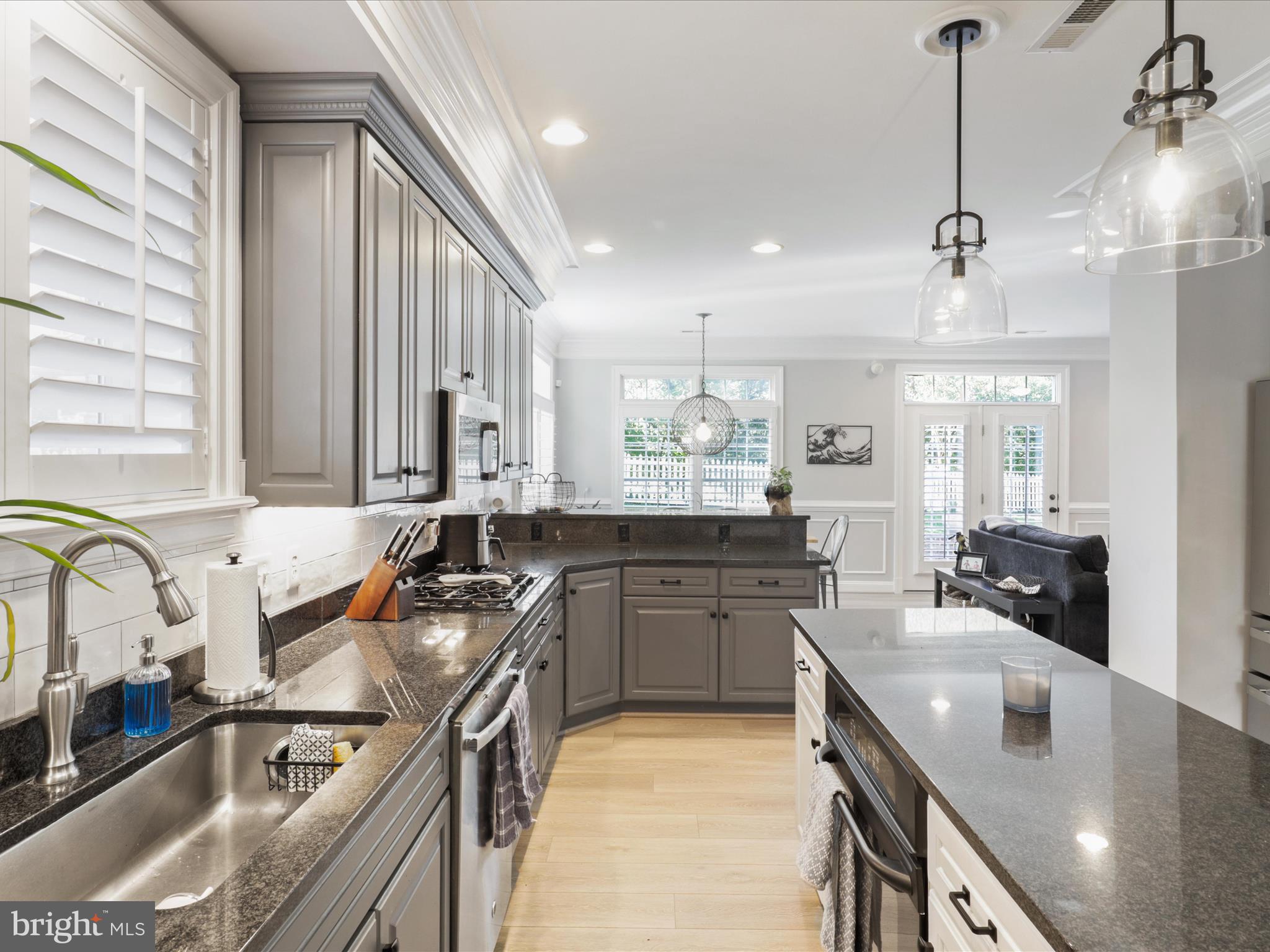 KENSINGTON ESTATES - Residential