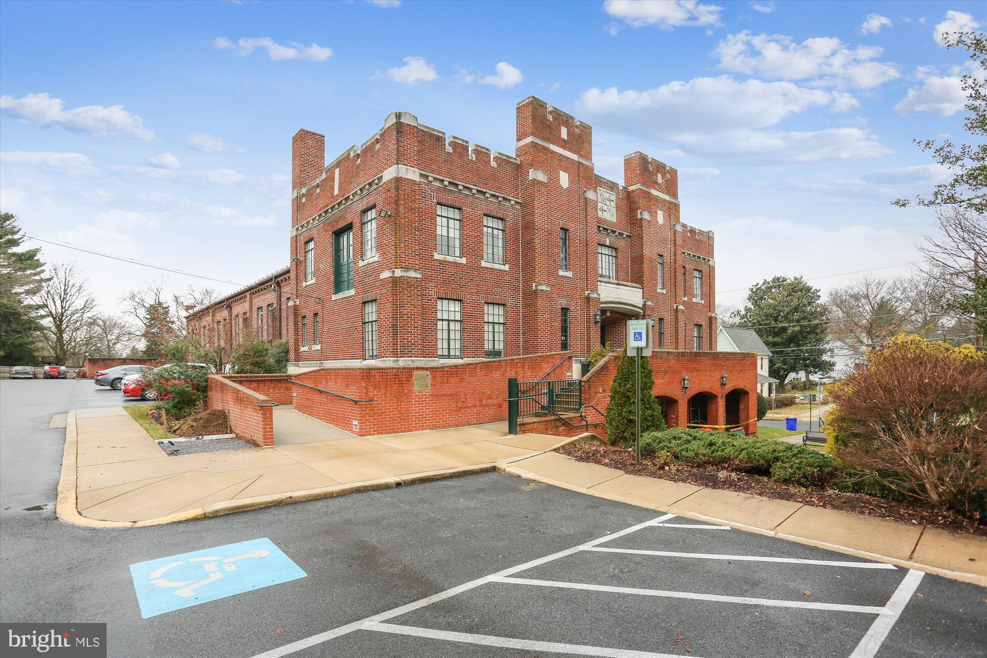 KENSINGTON ESTATES - Residential