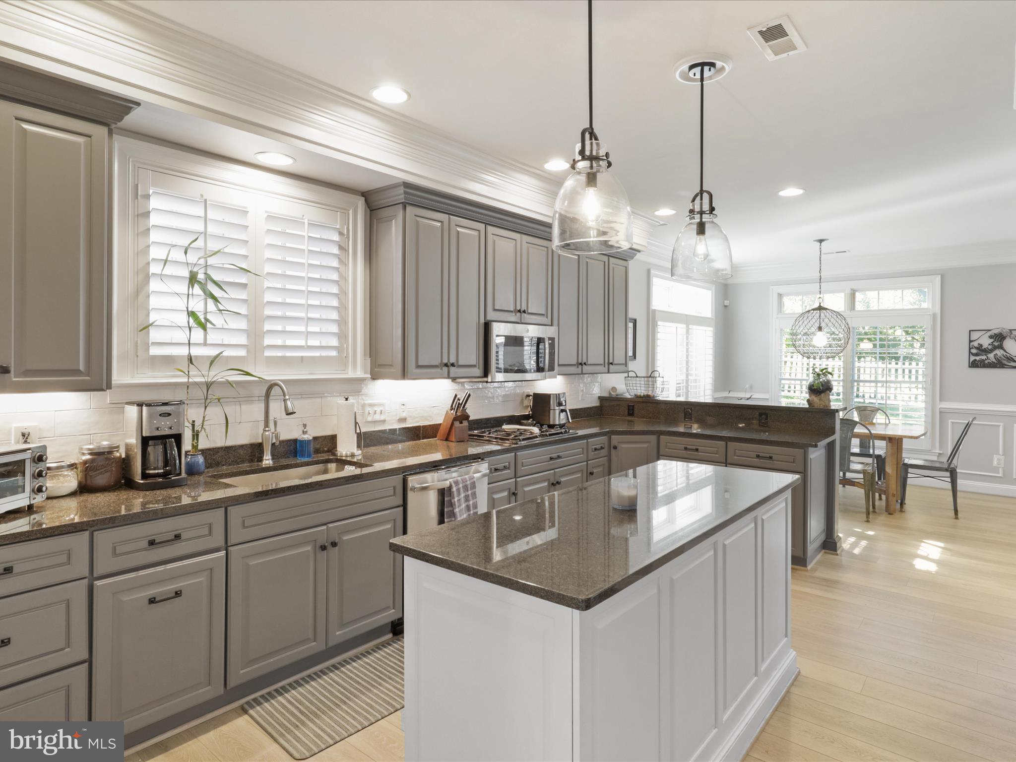 KENSINGTON ESTATES - Residential