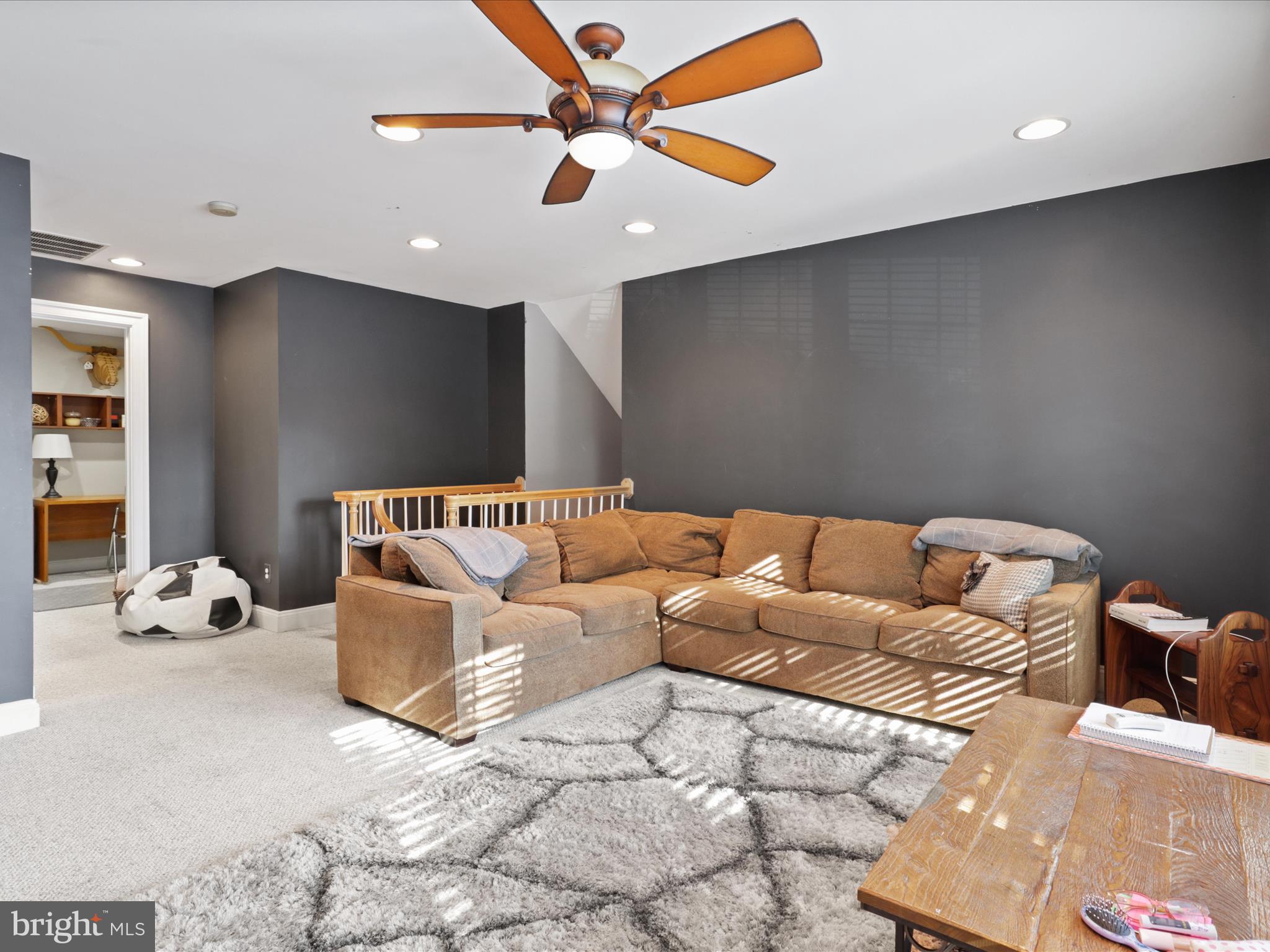 KENSINGTON ESTATES - Residential