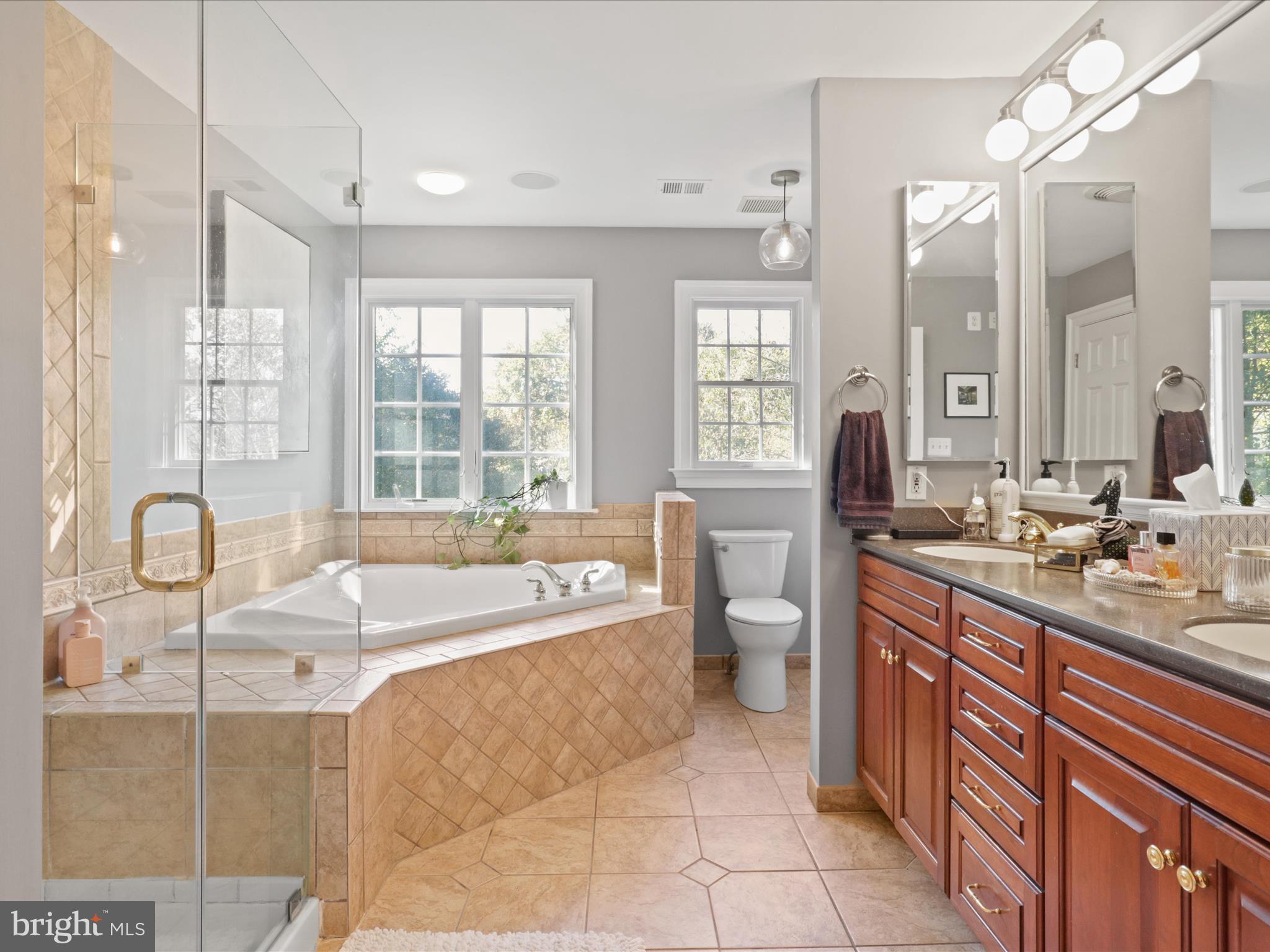 KENSINGTON ESTATES - Residential