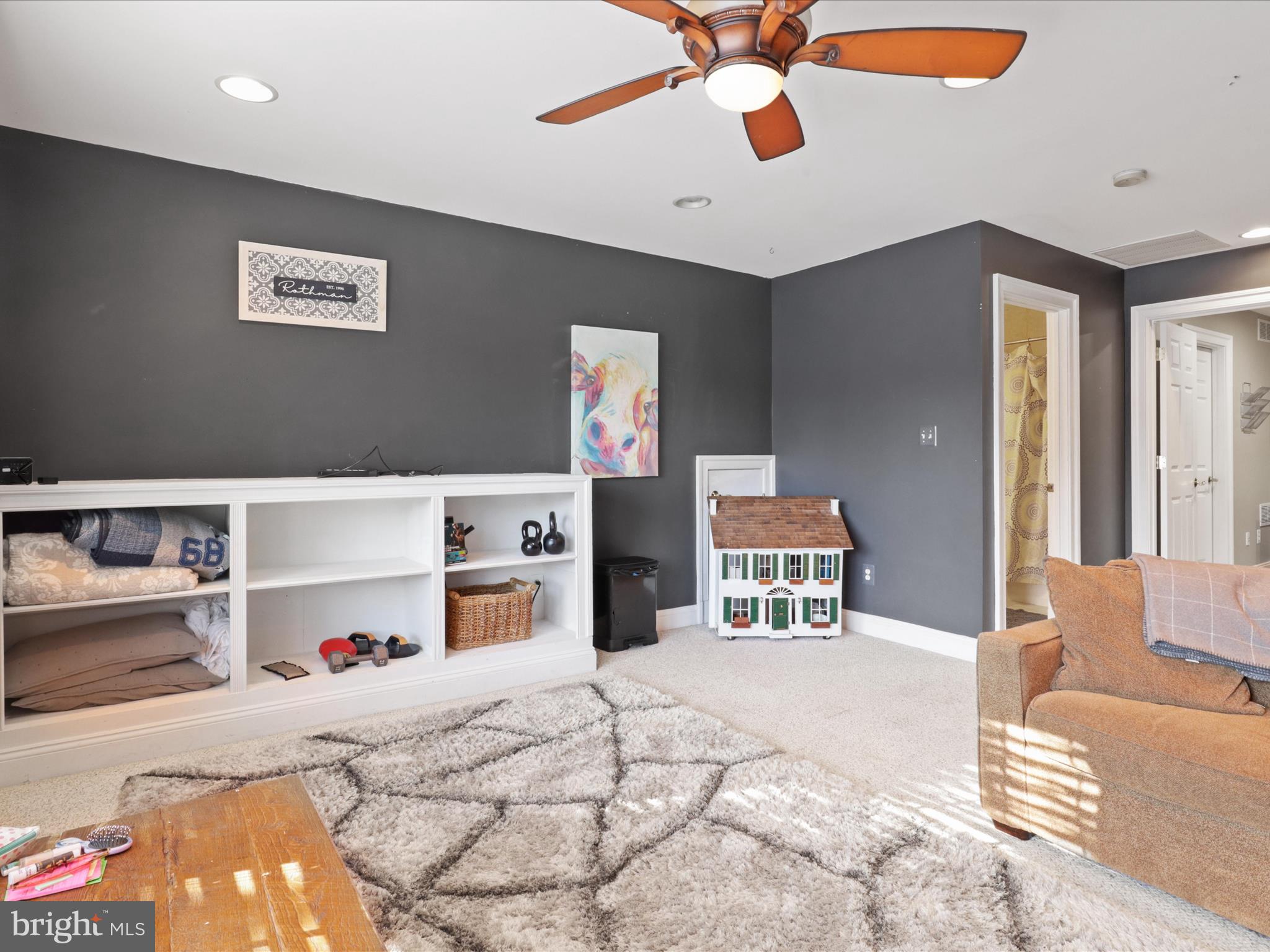 KENSINGTON ESTATES - Residential