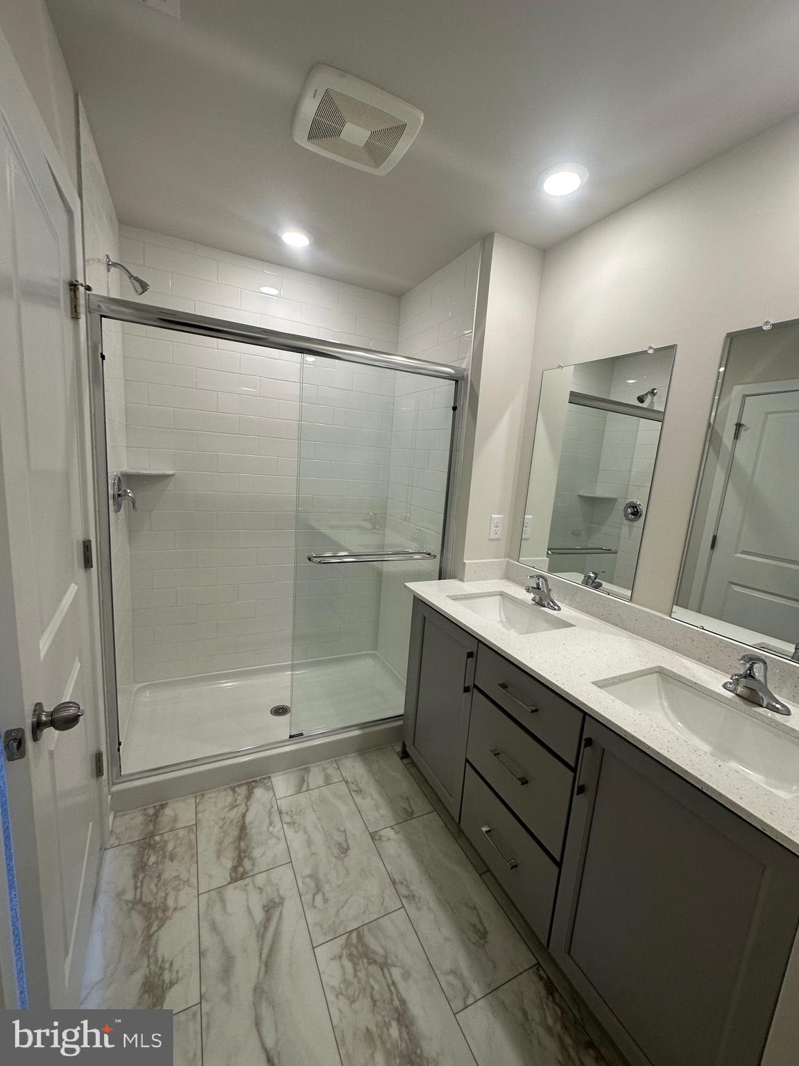 RIVER POINTE - Residential Lease