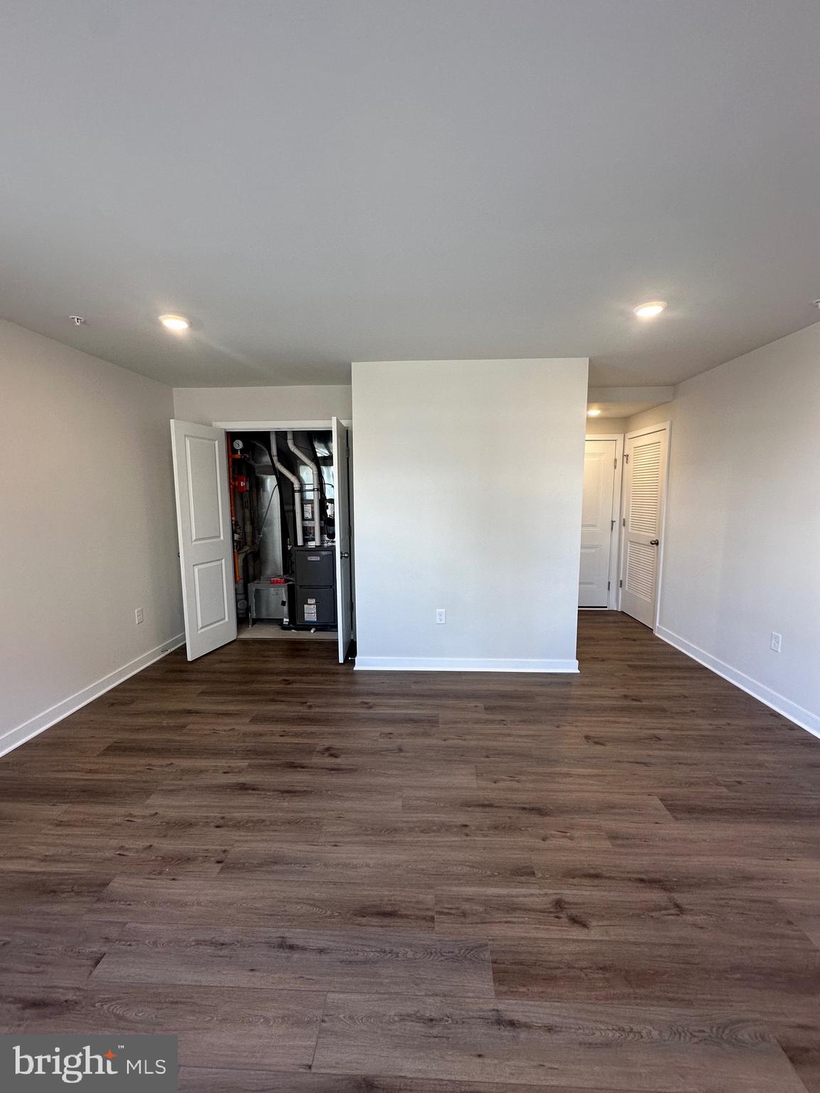 RIVER POINTE - Residential Lease