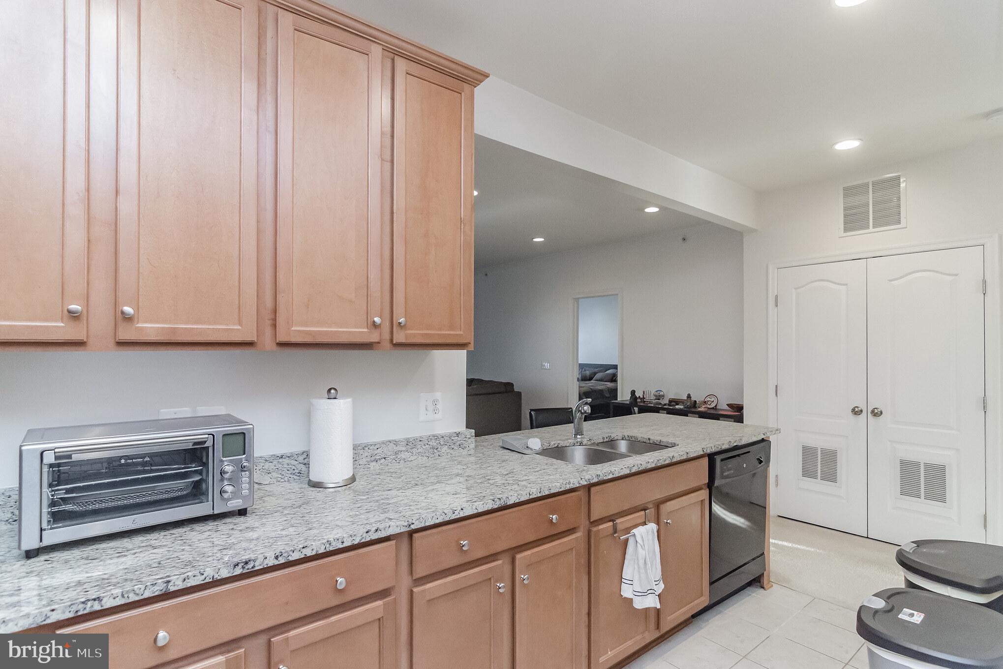 MERCER PARK CONDOMINIUM - Residential