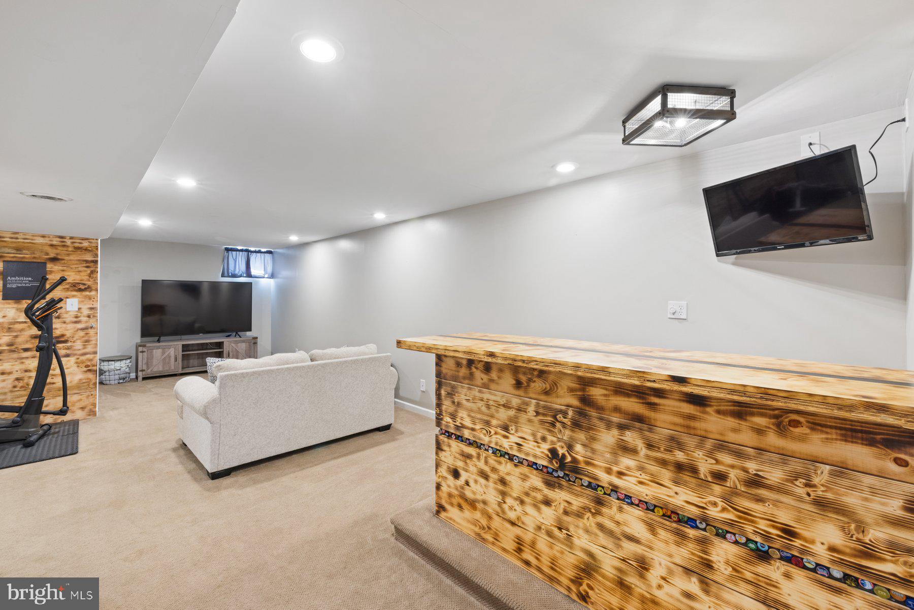 MEADOWBROOK - Residential