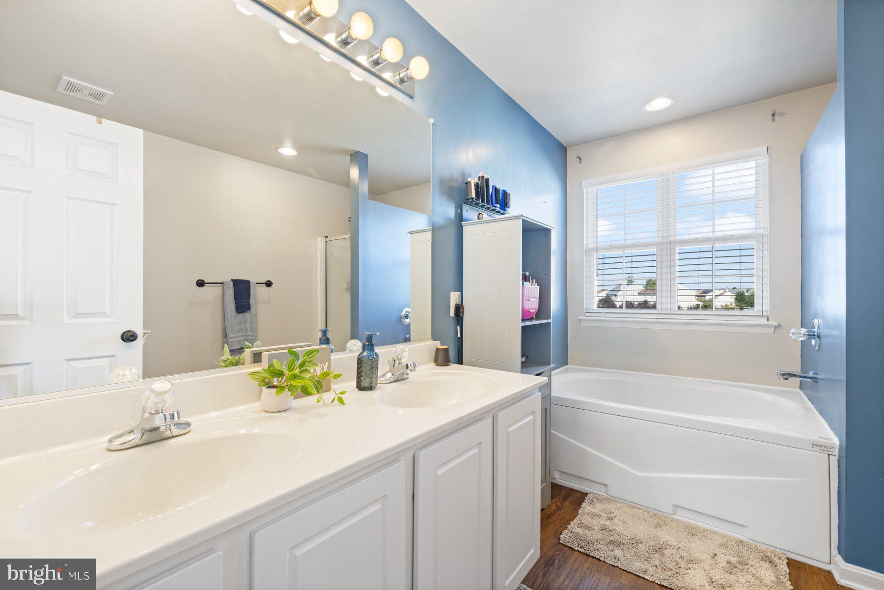 MEADOWBROOK - Residential