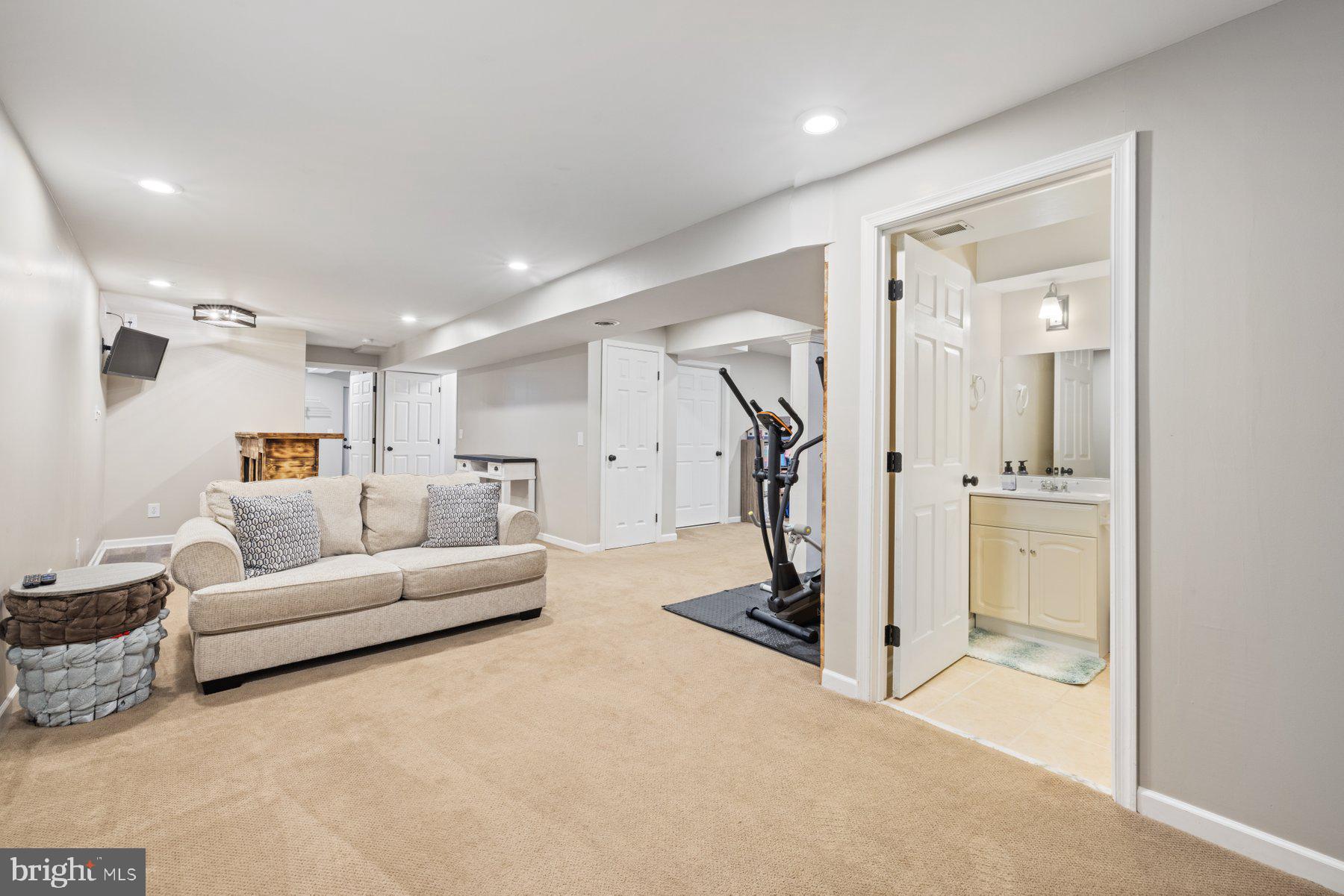 MEADOWBROOK - Residential