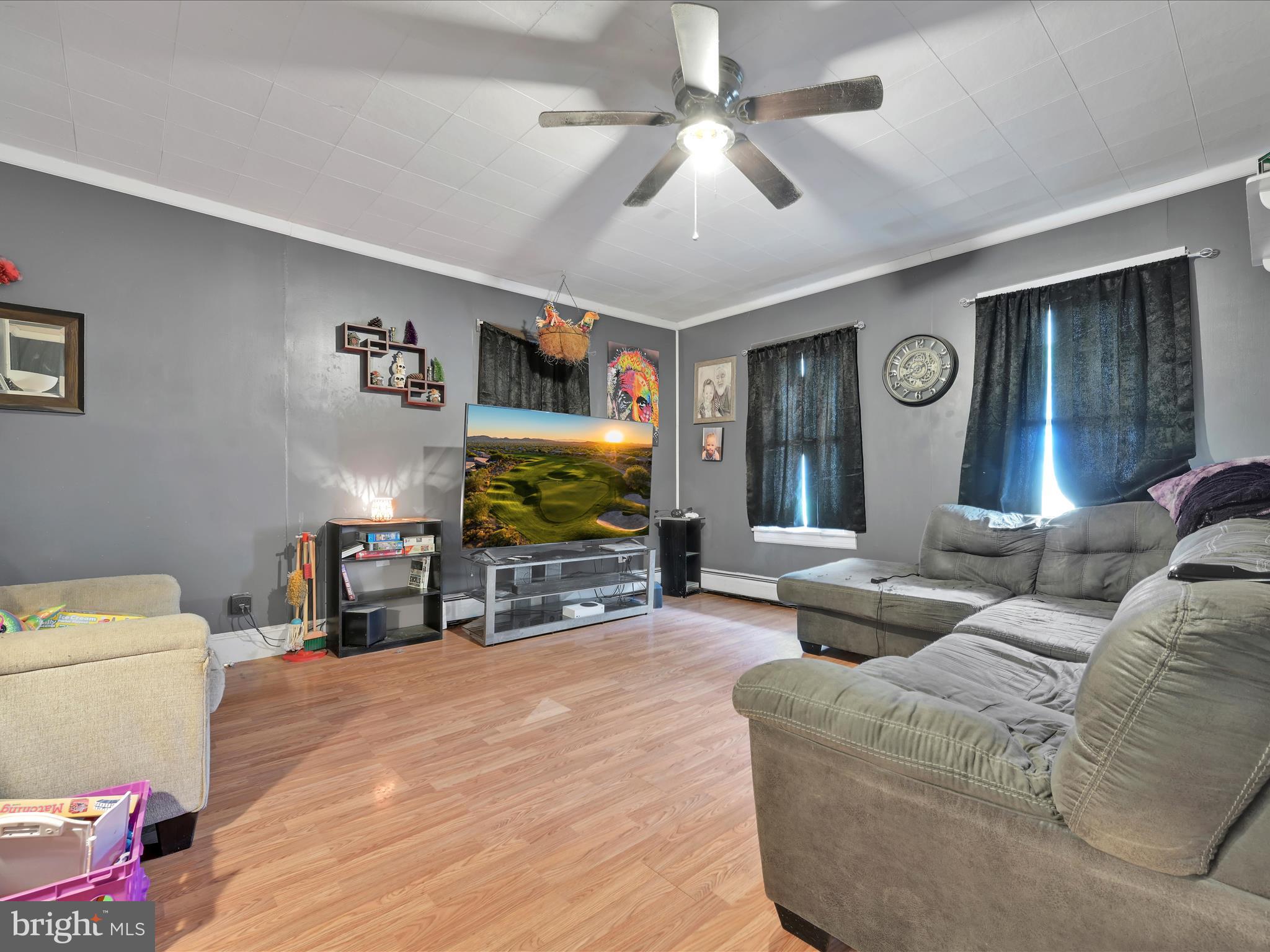 211 W LINCOLN AVENUE