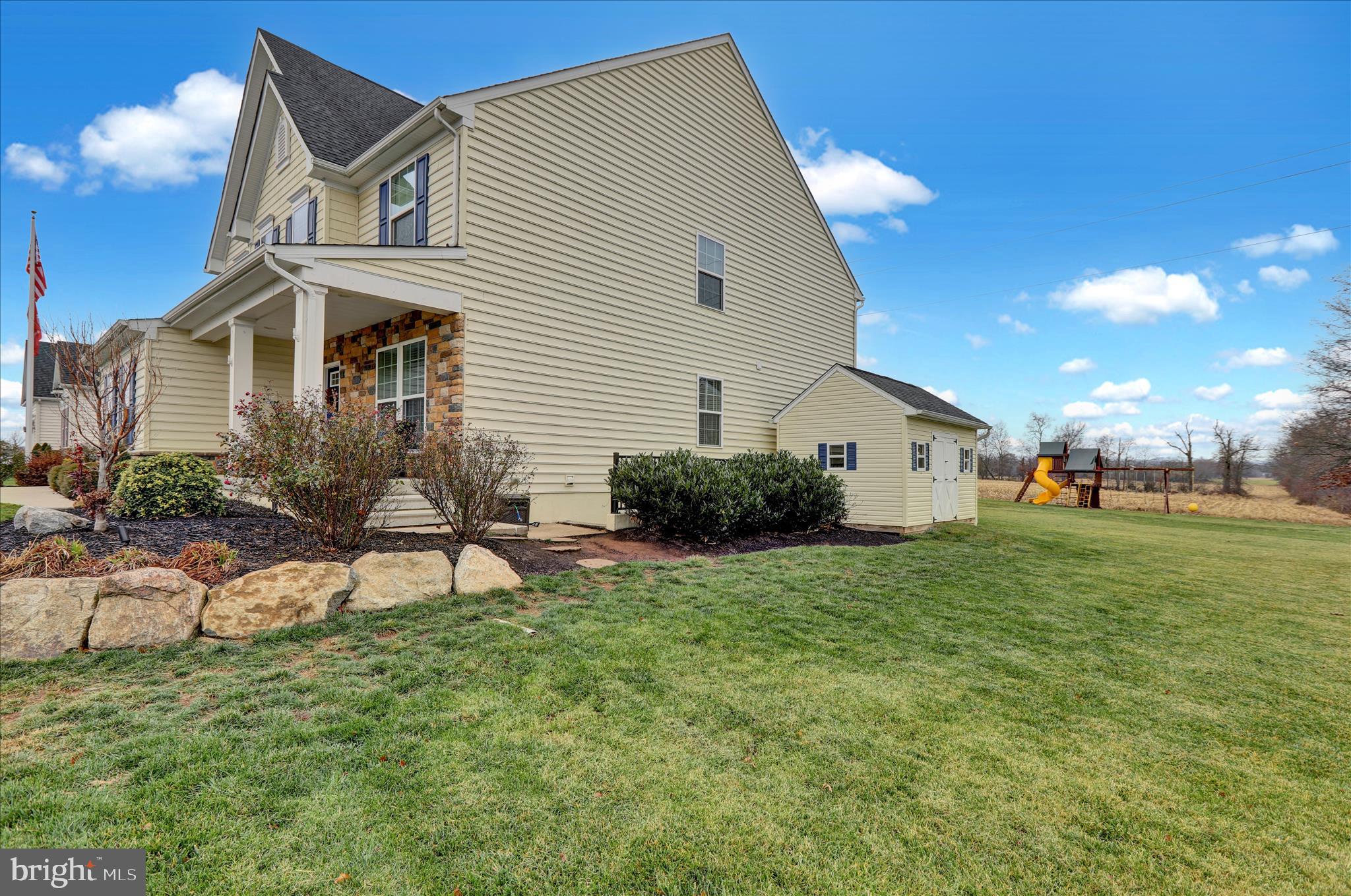 PRES AT MONTGOMERY - Residential