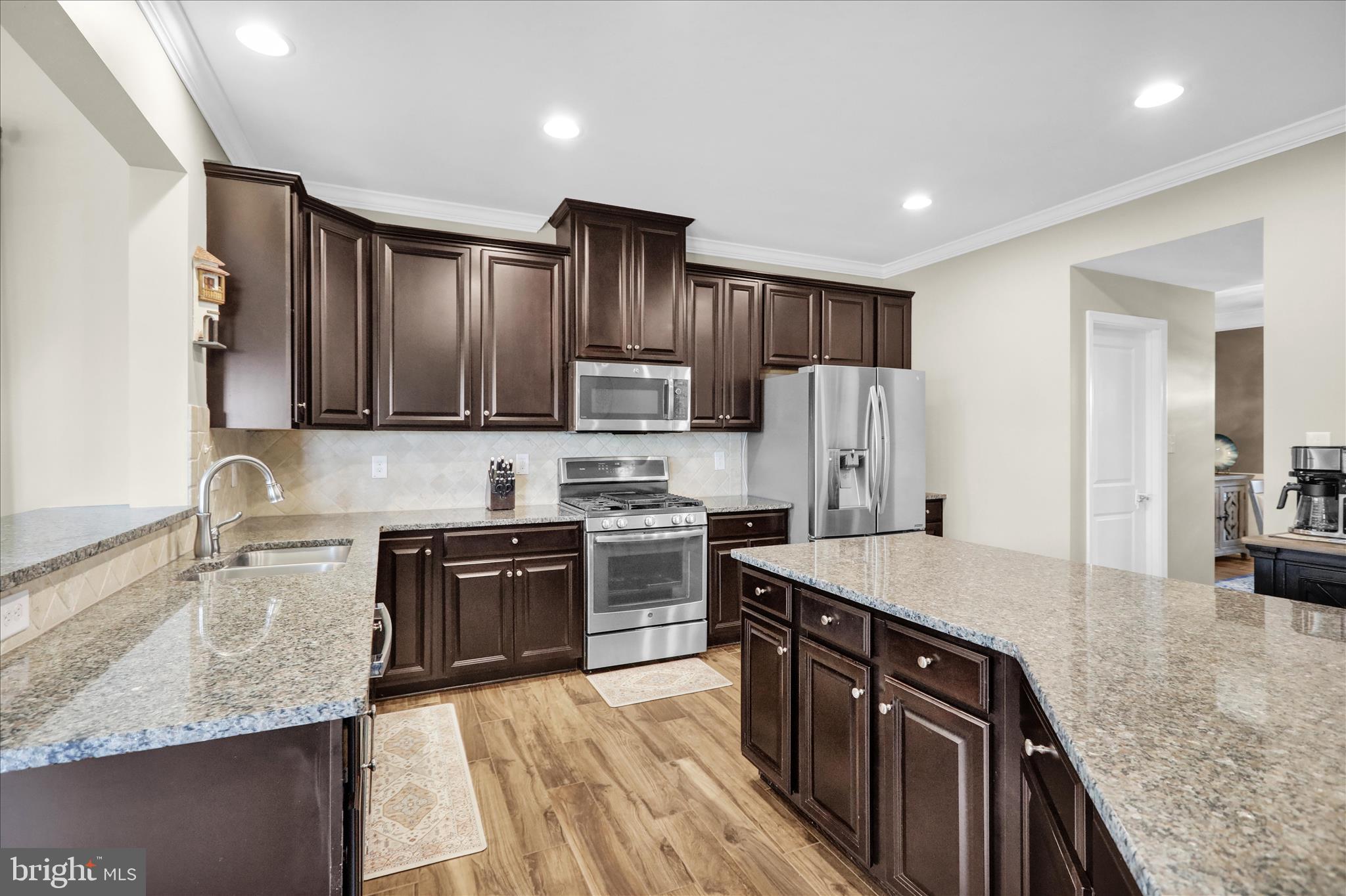 PRES AT MONTGOMERY - Residential