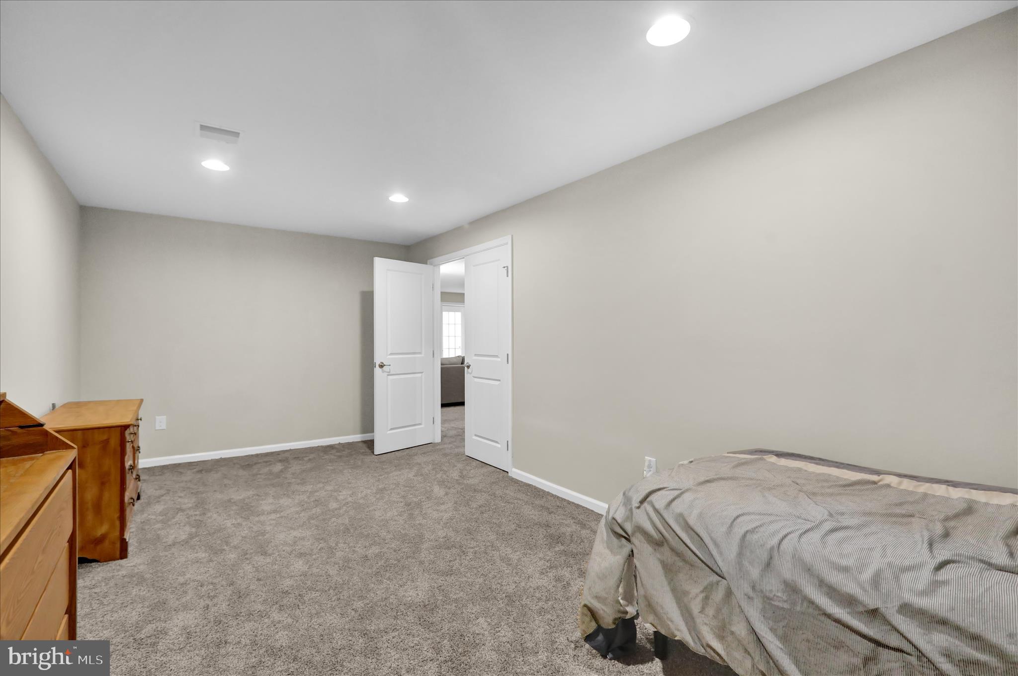 PRES AT MONTGOMERY - Residential