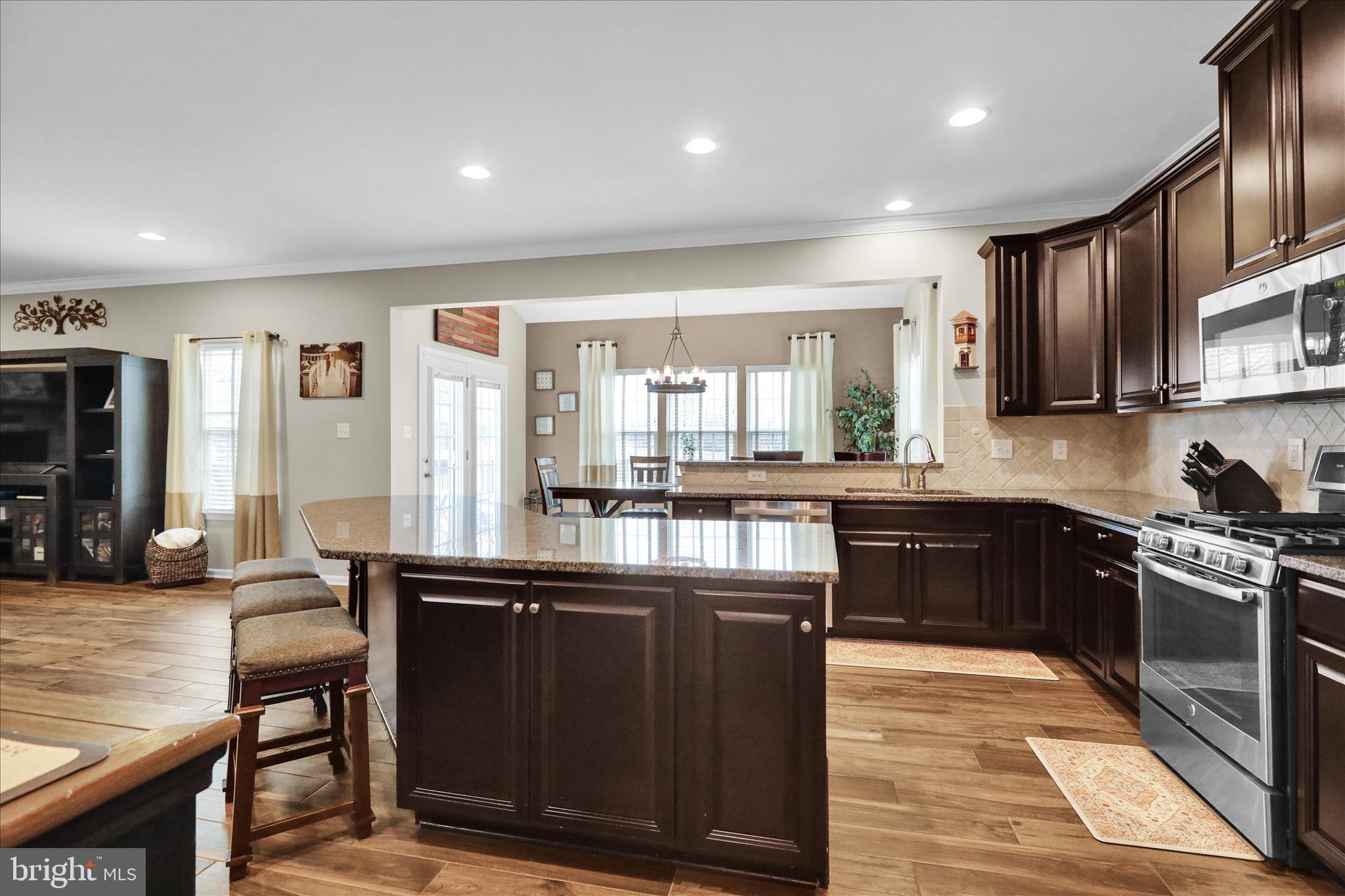 PRES AT MONTGOMERY - Residential