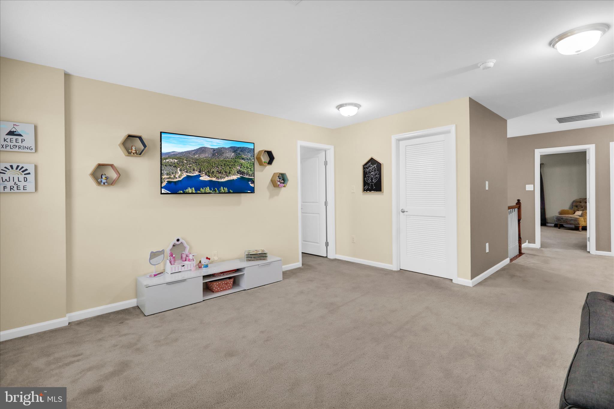 PRES AT MONTGOMERY - Residential