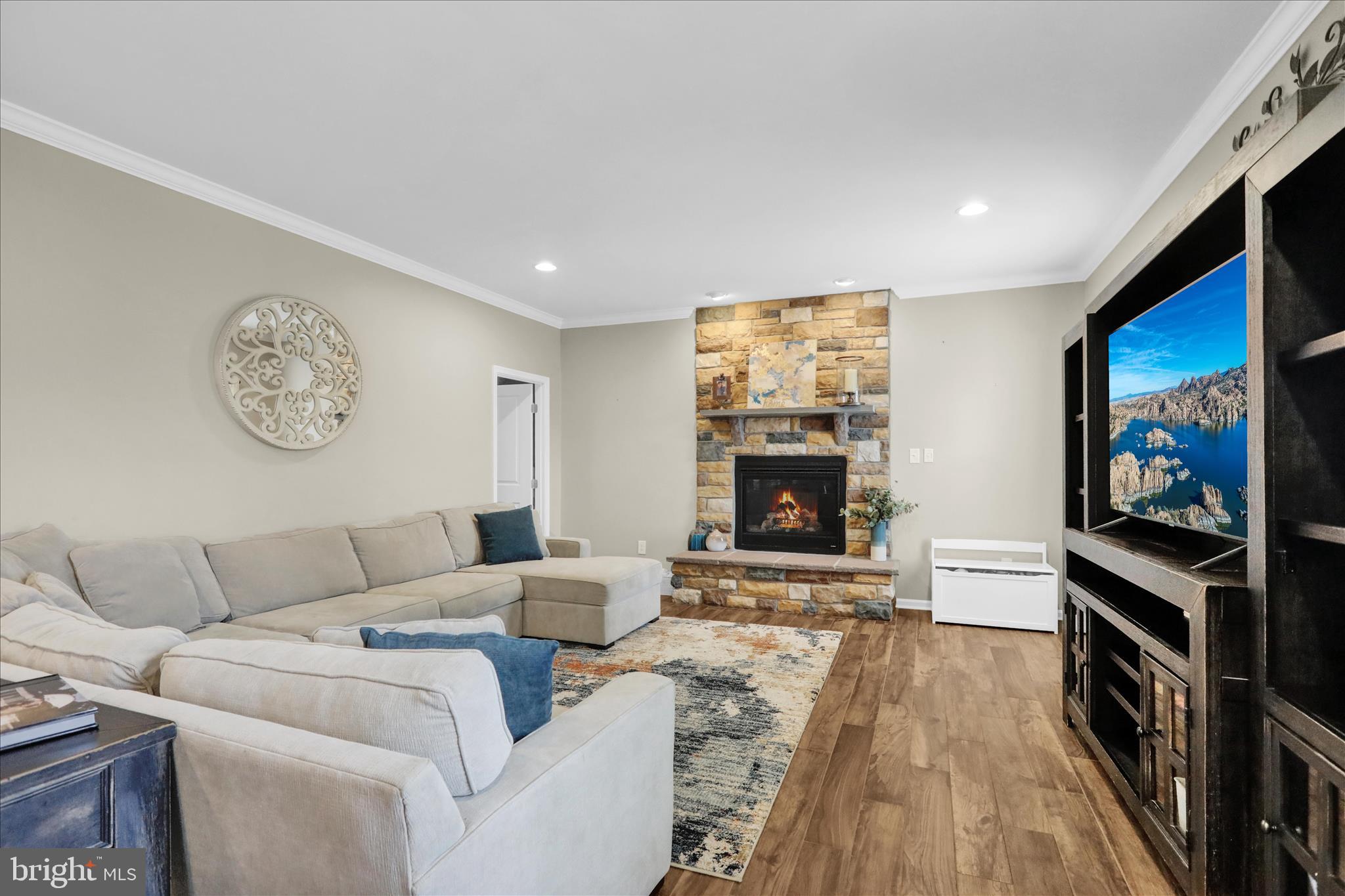 PRES AT MONTGOMERY - Residential