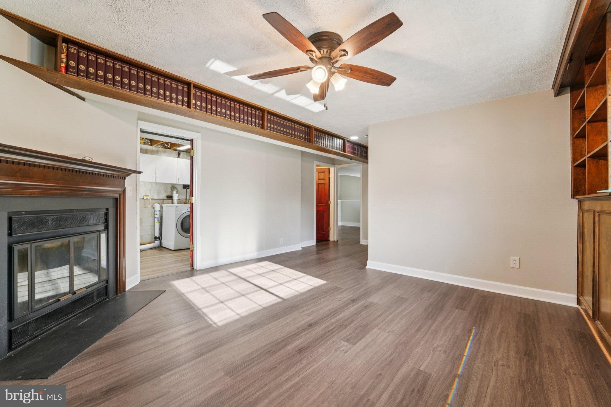 MANHATTAN BEACH - Residential Lease