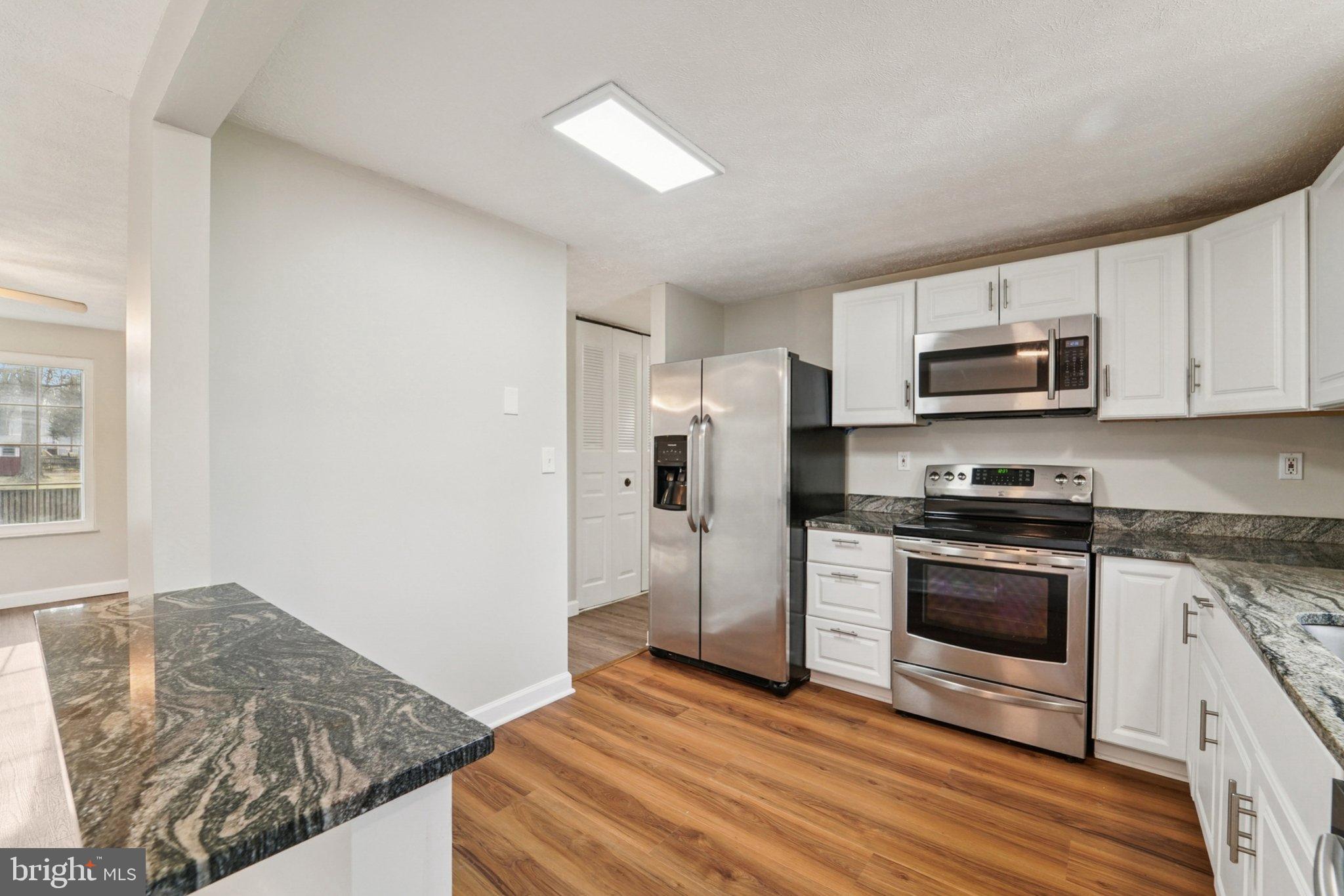 MANHATTAN BEACH - Residential Lease