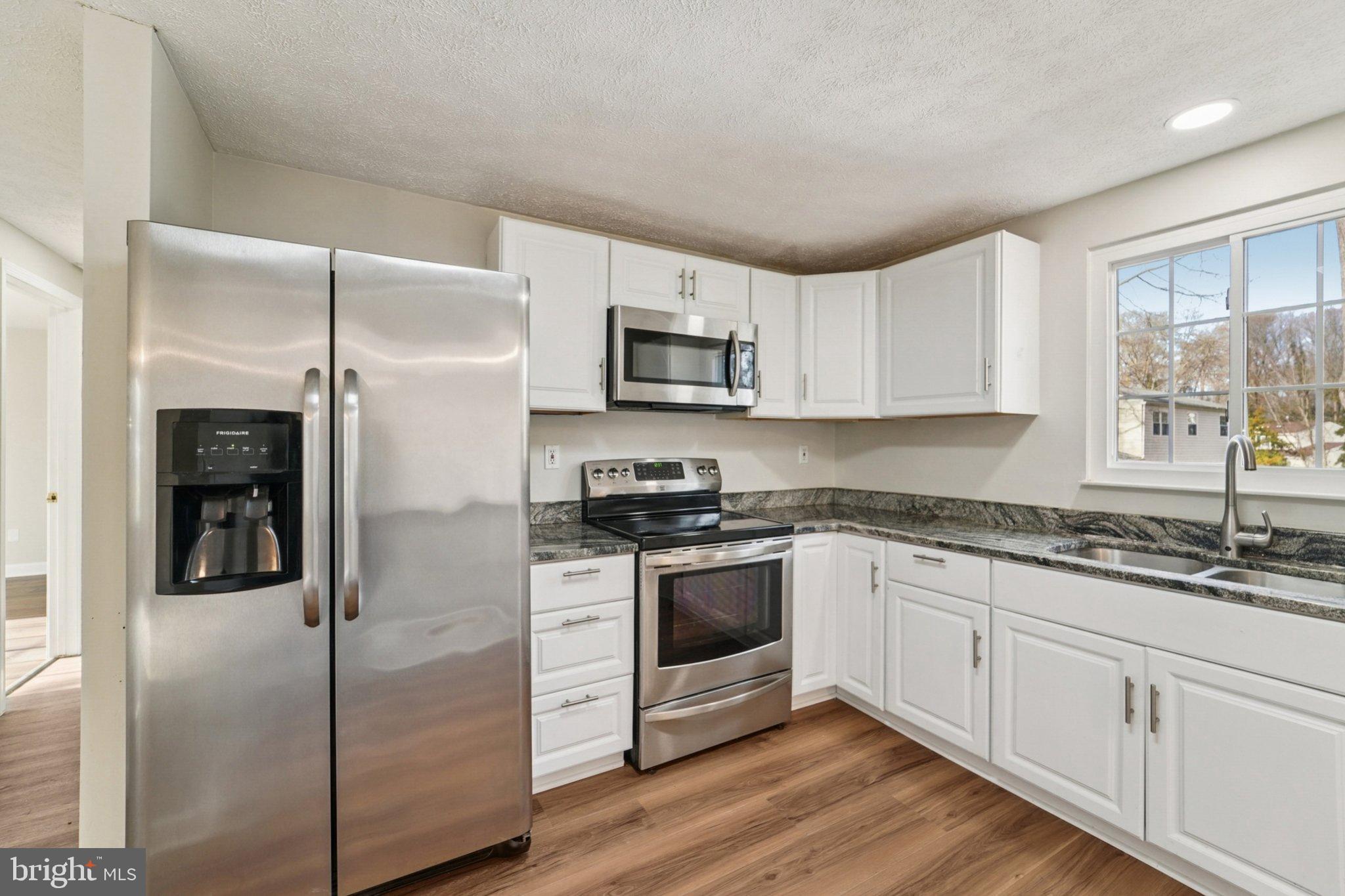 MANHATTAN BEACH - Residential Lease