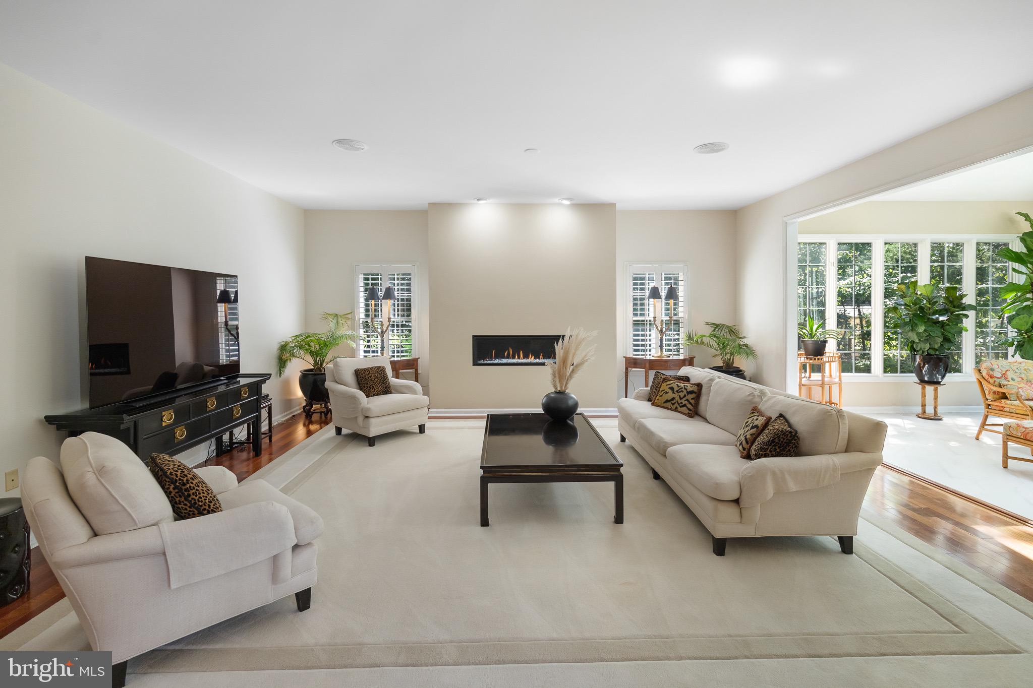 BARRINGTON OAKS - Residential