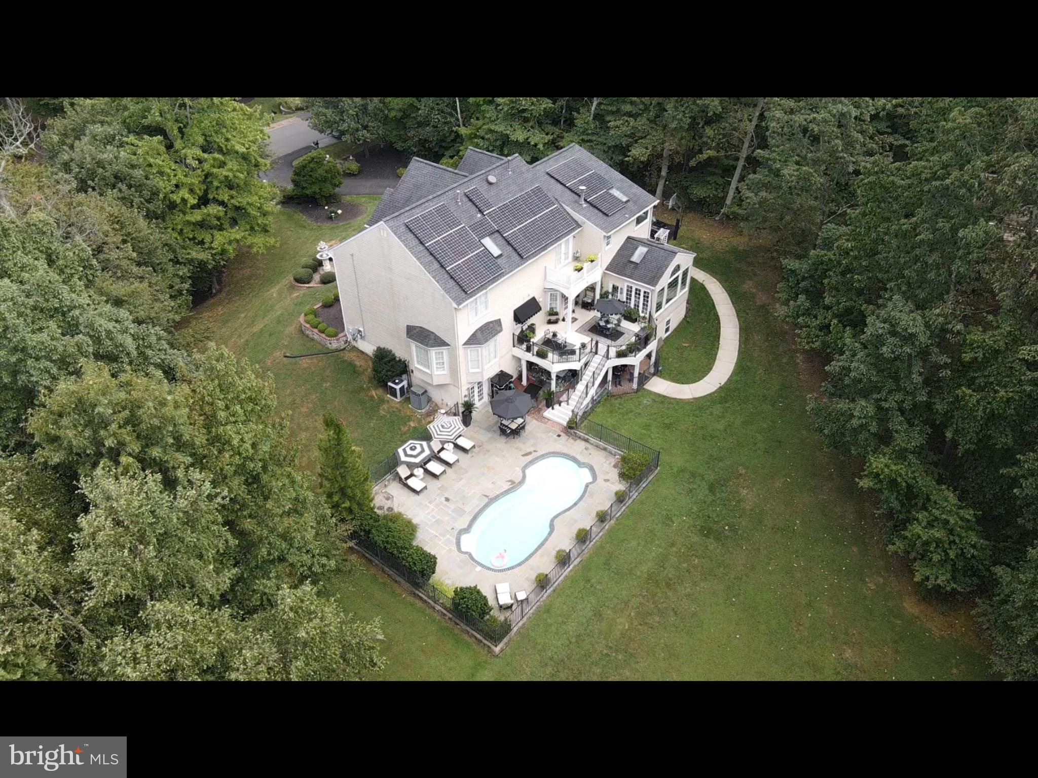 BARRINGTON OAKS - Residential