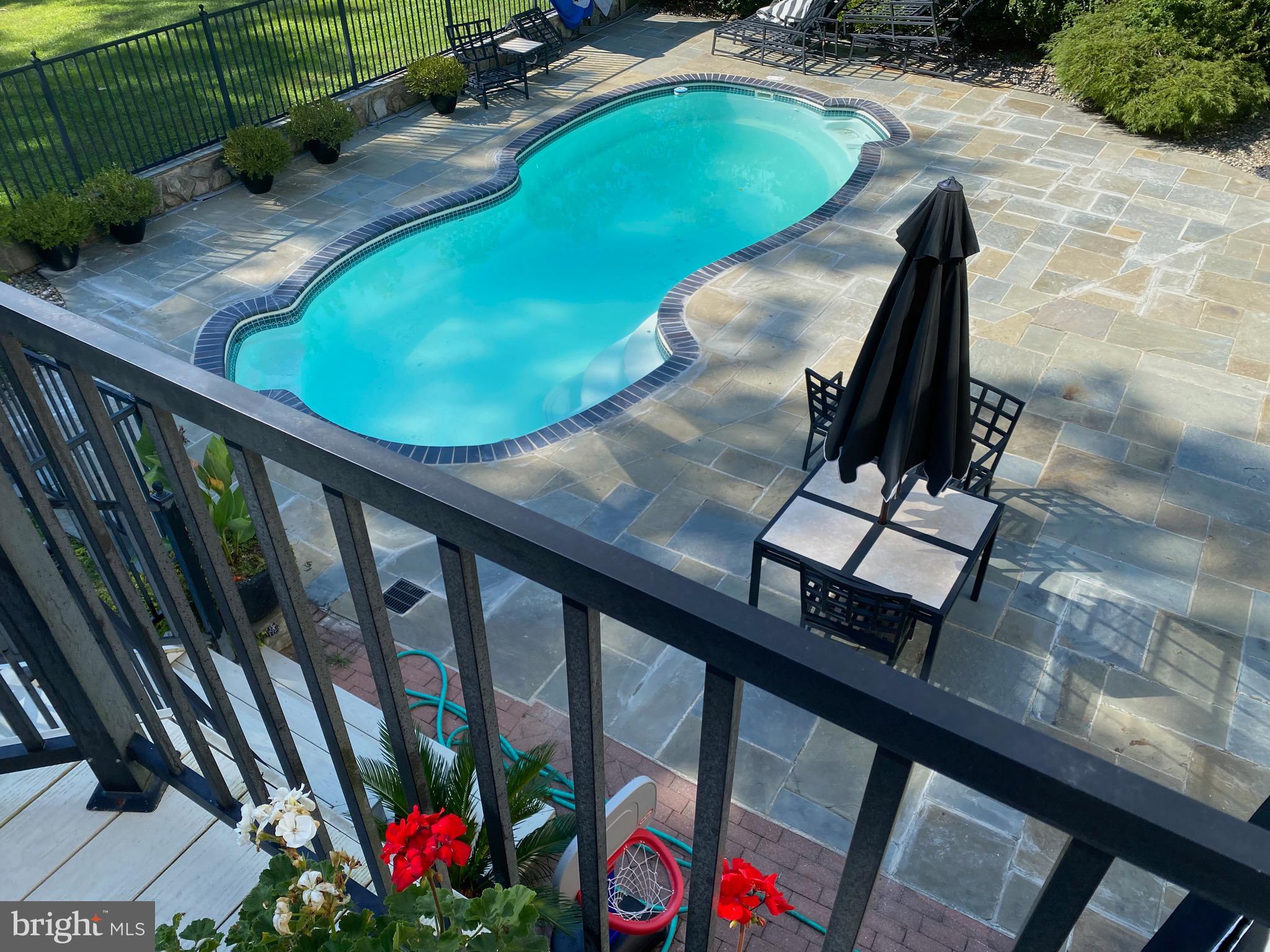 BARRINGTON OAKS - Residential