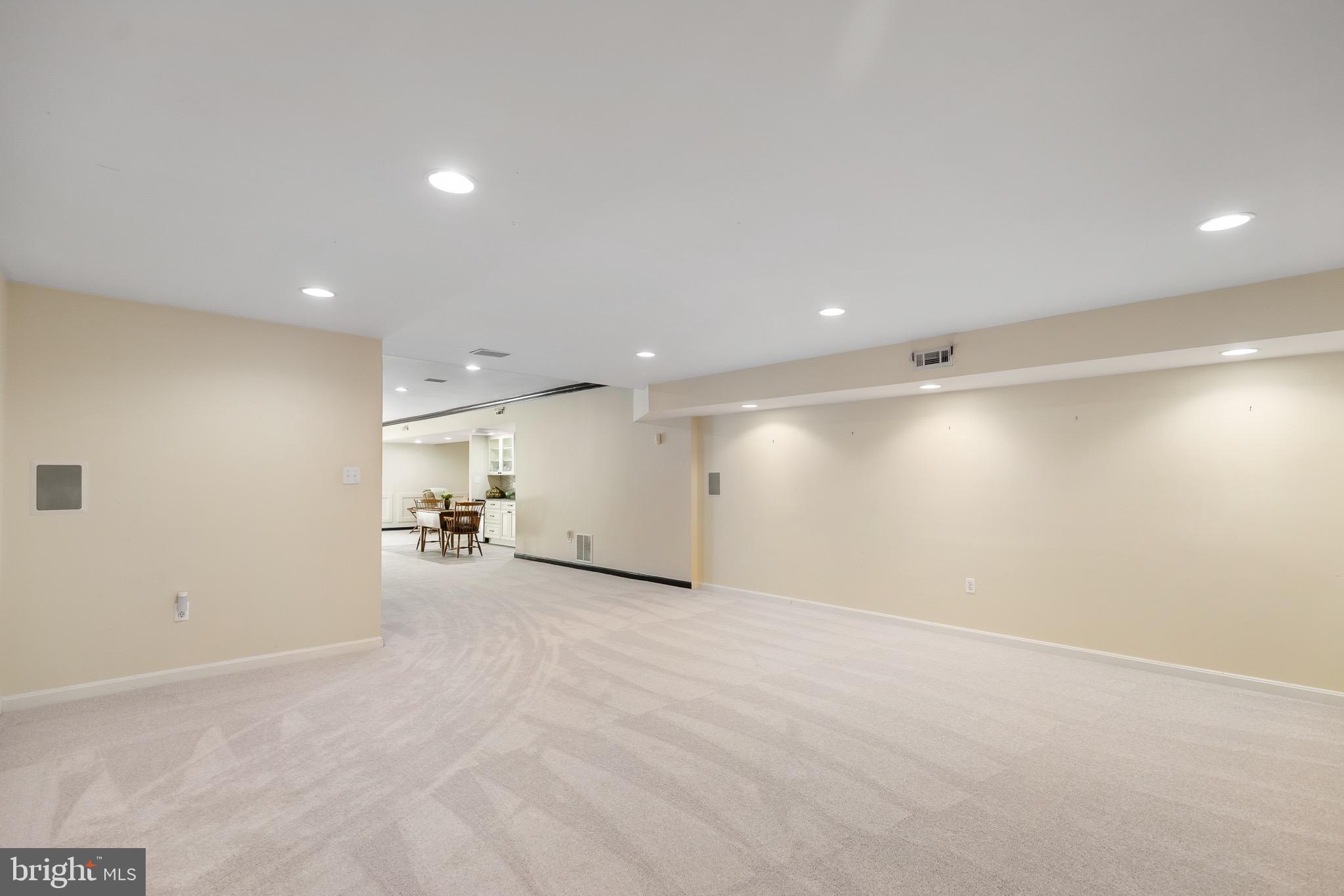 BARRINGTON OAKS - Residential