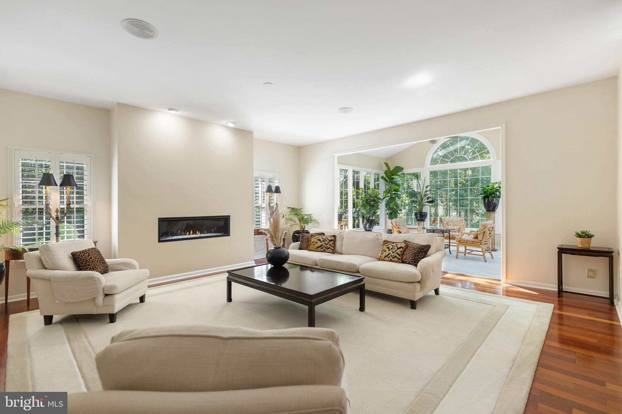 BARRINGTON OAKS - Residential